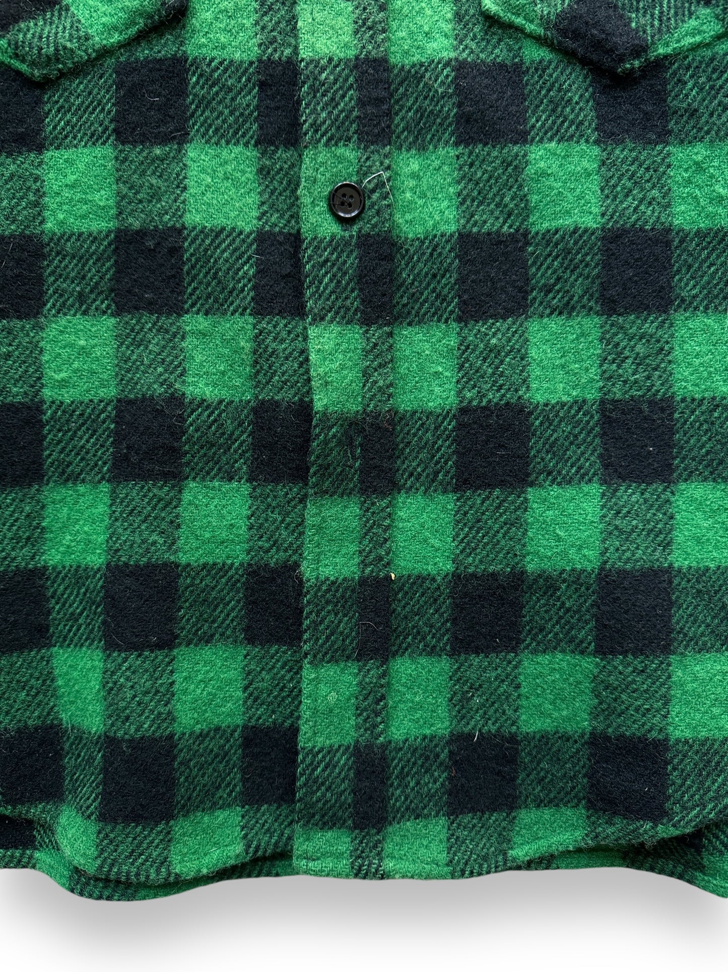 Missing Lower Button of Vintage L.L. Bean Green & Black Shirt Jac SZ L