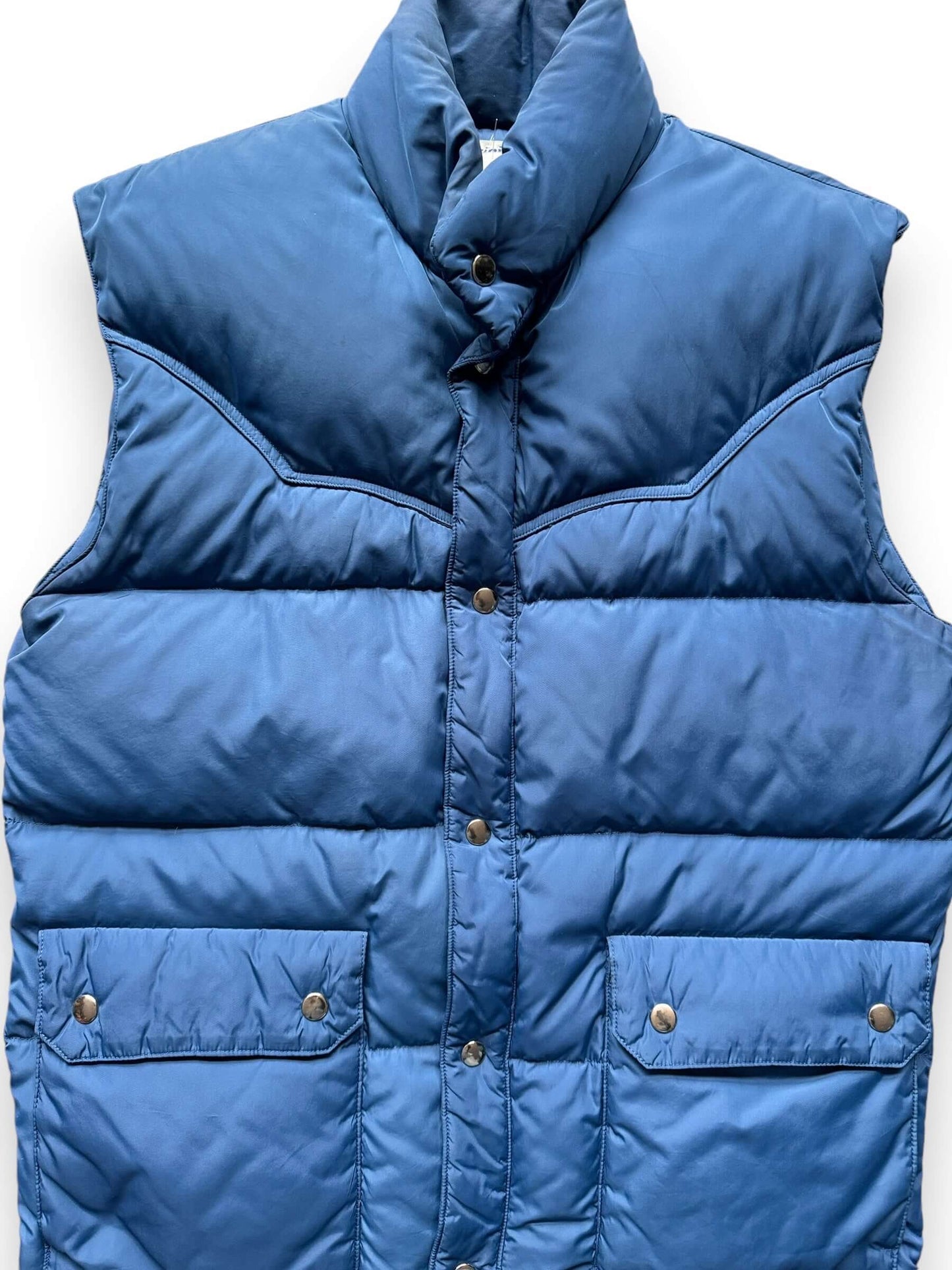 Front Detail on Vintage Rainier Sportswear Down Vest SZ M