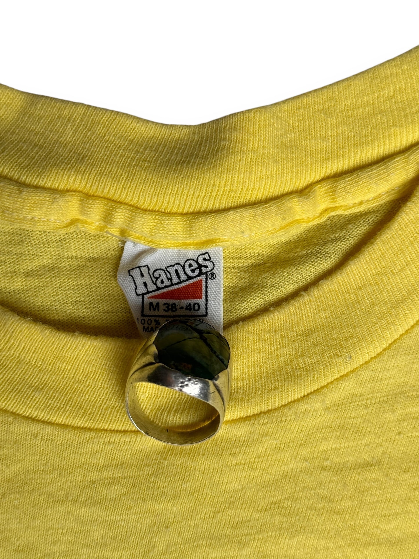 Tag View of Vintage Yellow Mt. Rainier Tee SZ M