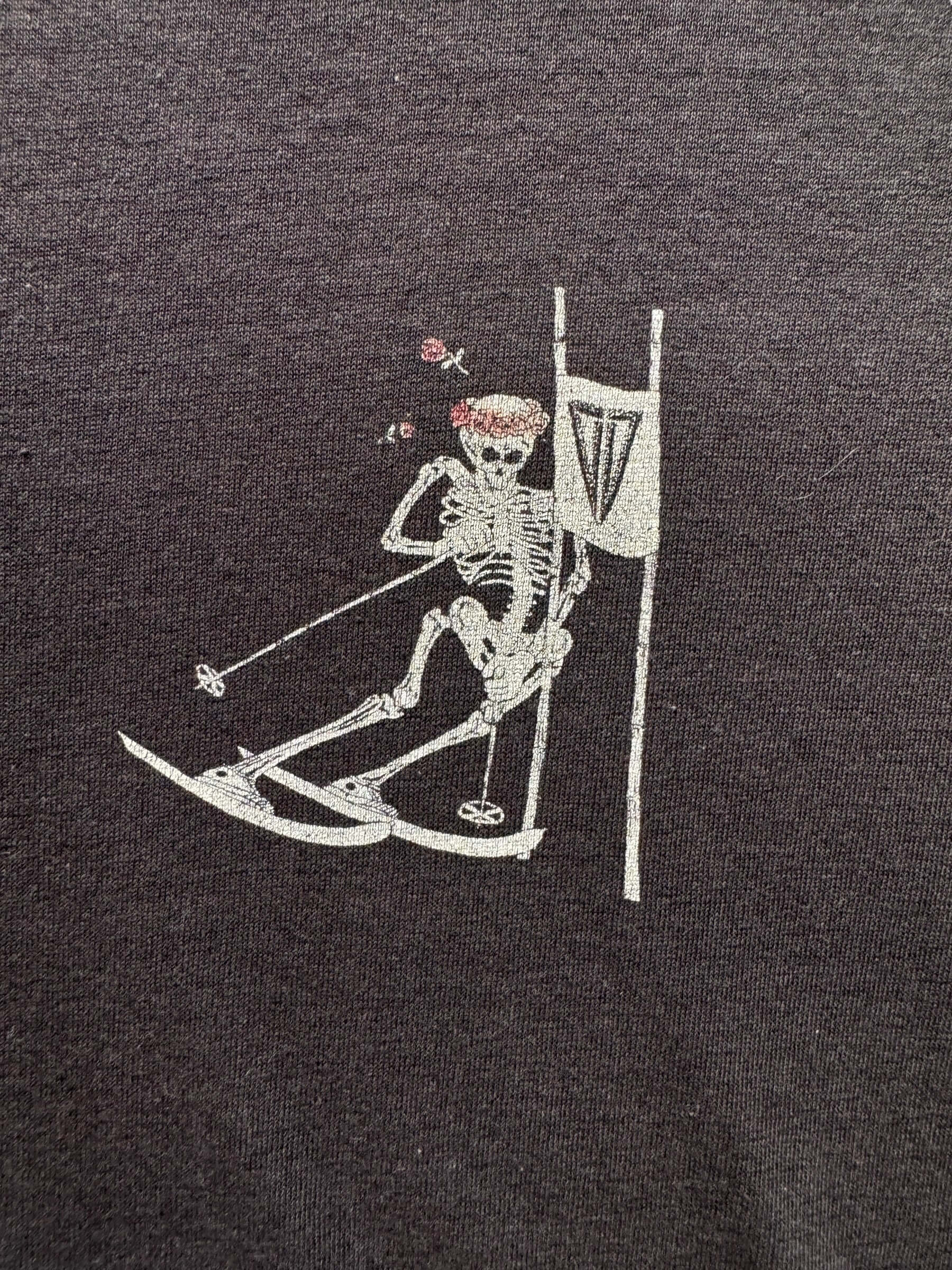 Small Graphic on Front of Vintage Grateful Dead Ski Tee SZ L