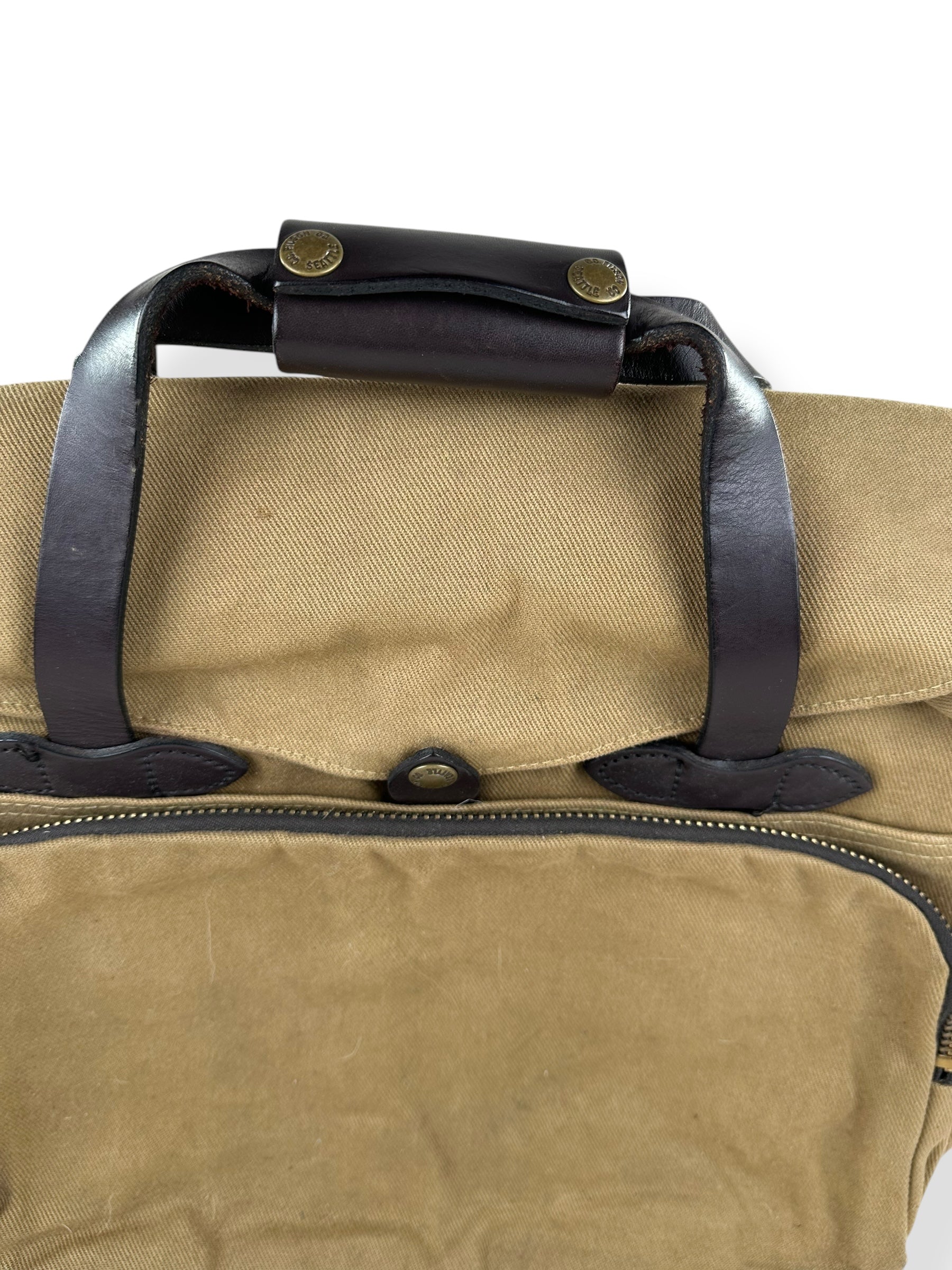 Filson Rugged Twill Padded Computer Bag Style 258 – The Barn Filson Rugged Twill Padded Computer Bag Style 258 – The Barn