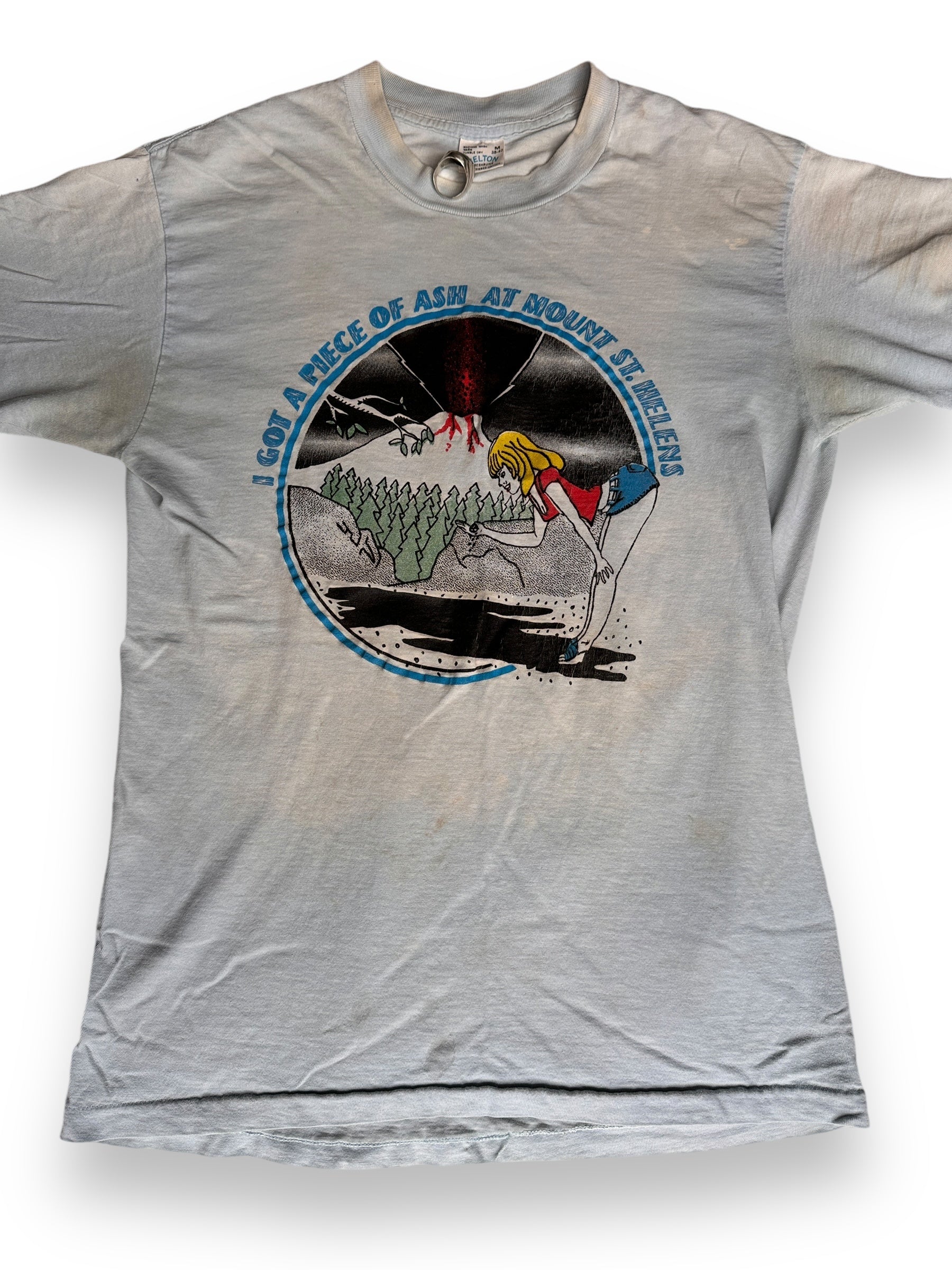 Front Detail on Vintage Mt. St. Helens Piece of Ash Tee SZ M