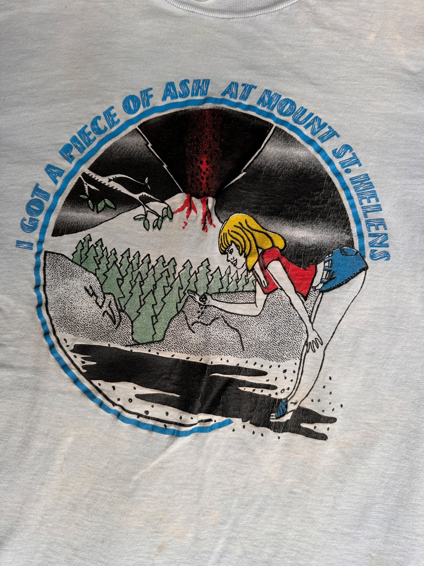 Front Graphic Detail on Vintage Mt. St. Helens Piece of Ash Tee SZ M