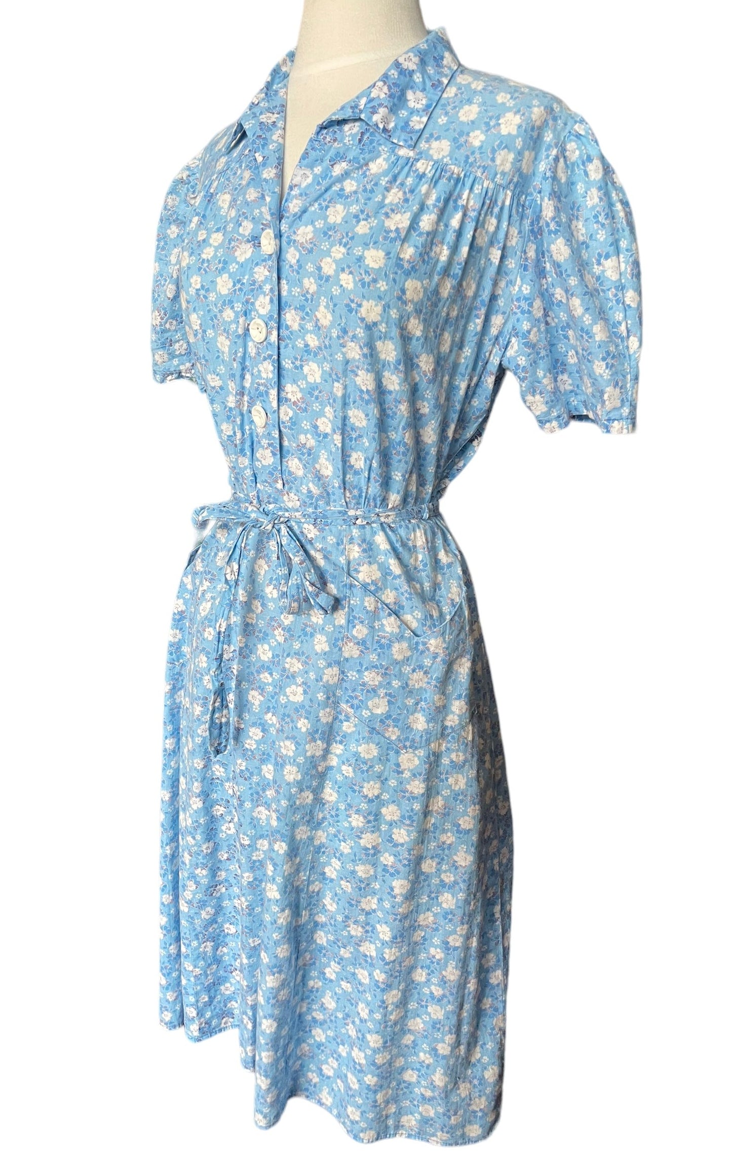 Left front side view of Early 1950s Floral House Dress | Seattle True Vintage | Barn Owl Ladies Vintage