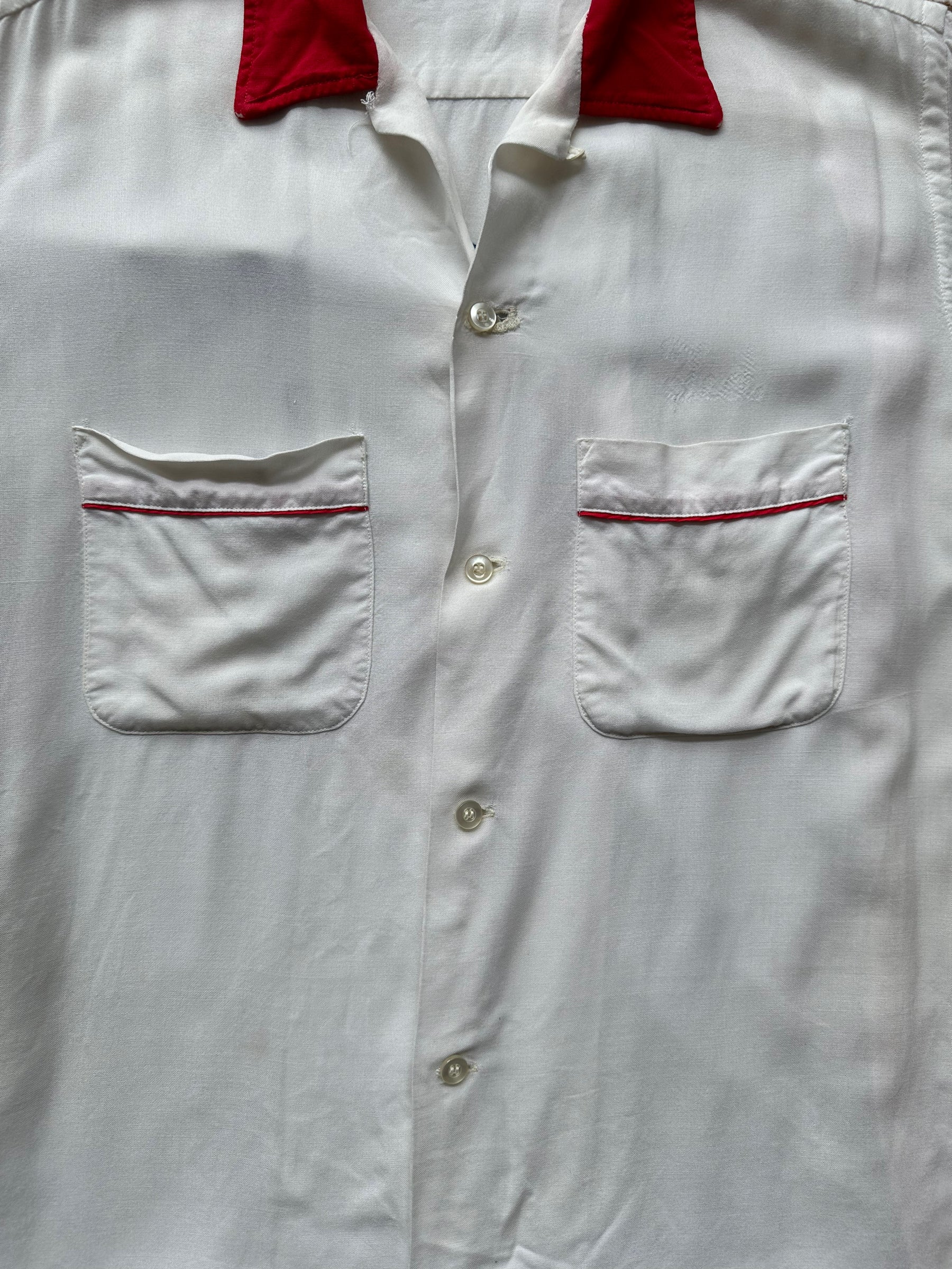 Front pockets of Vintage "Standard Oil Co." Chainstitched Bowling Shirt SZ M | Vintage Bowling Shirt Seattle | Barn Owl Vintage Seattle