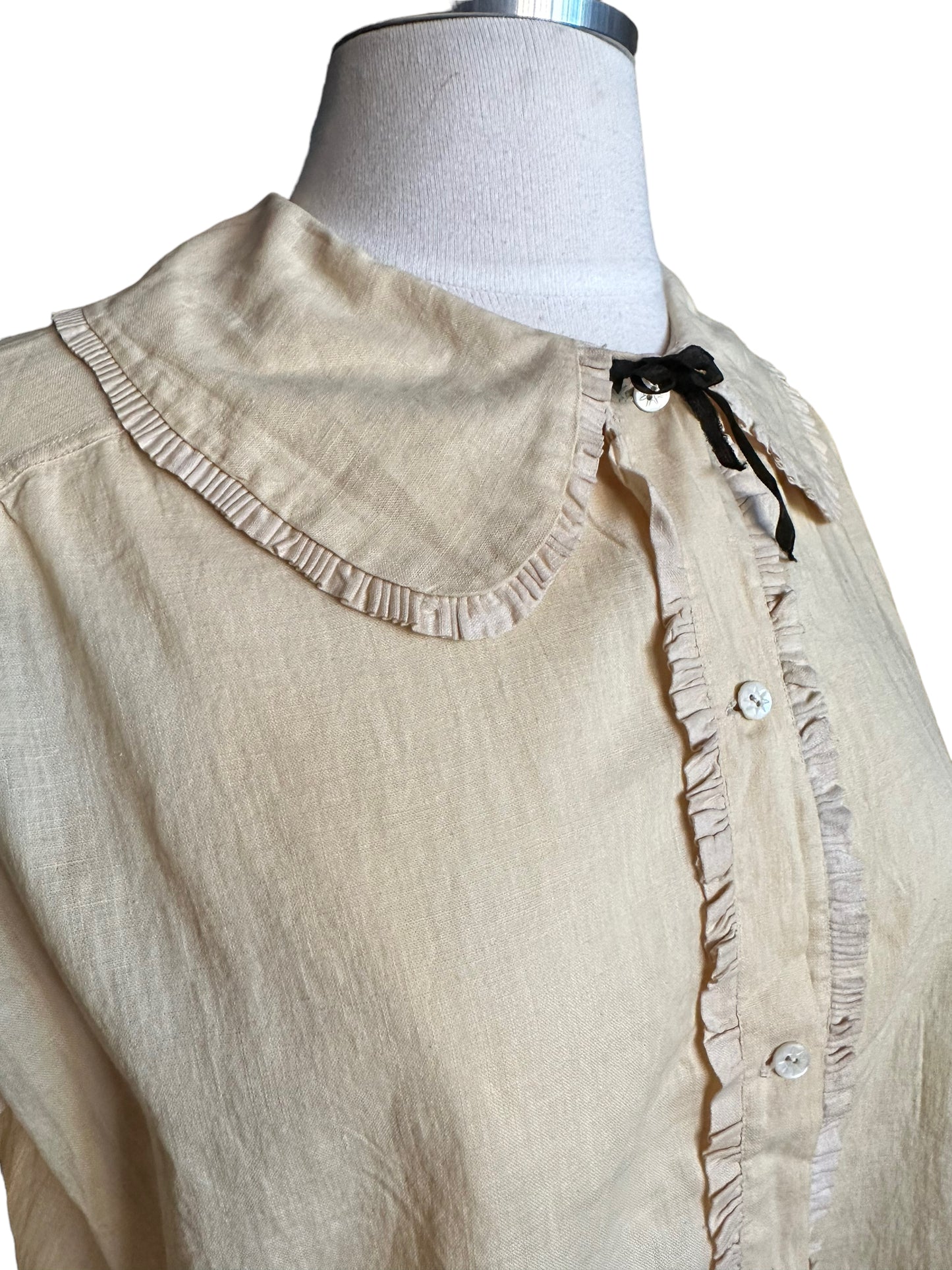Front right side view of Early 1900s Antique Linen Blouse | Seattle Antique Clothing | Barn Owl True Vintage