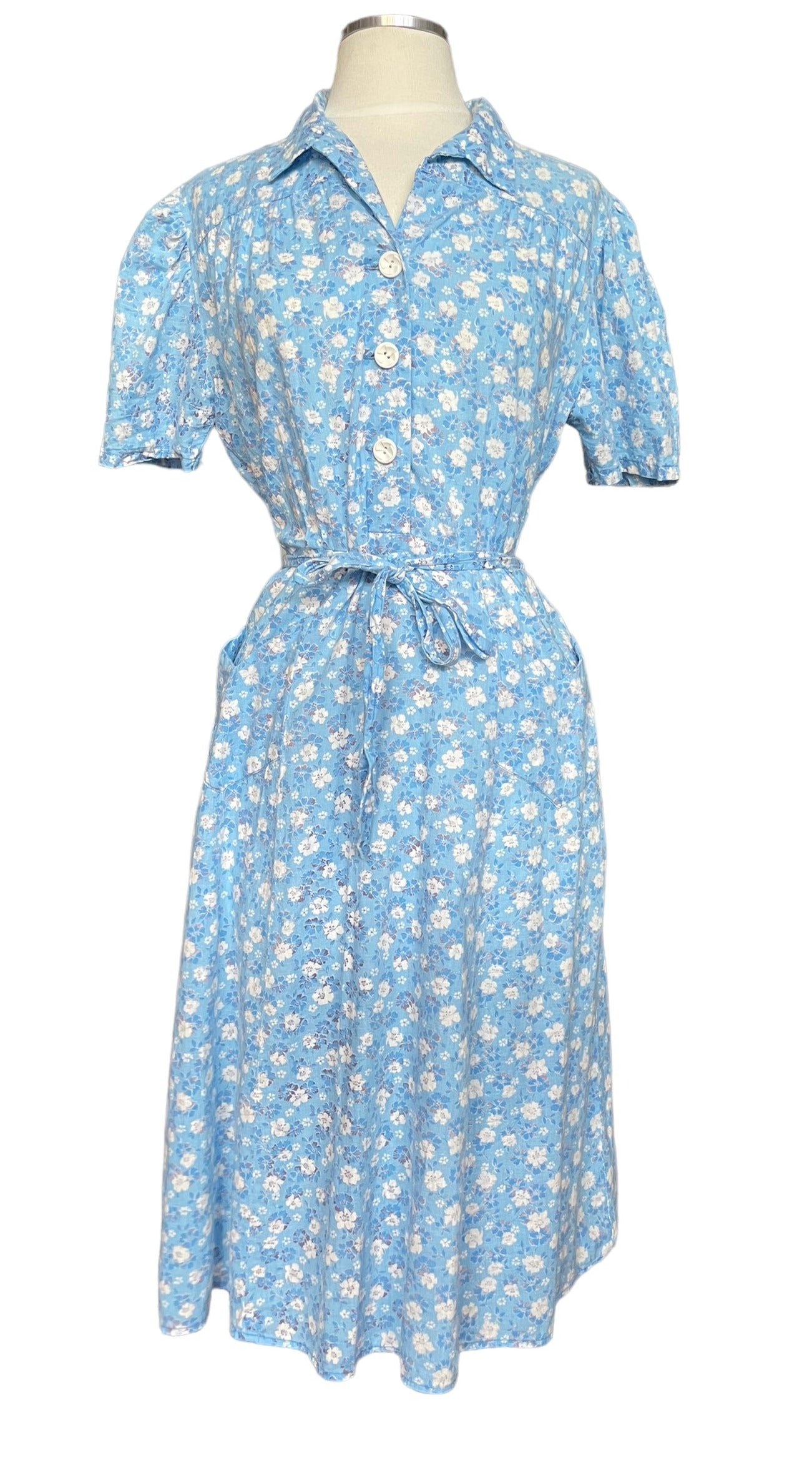 Full front view of Early 1950s Floral House Dress | Seattle True Vintage | Barn Owl Ladies Vintage