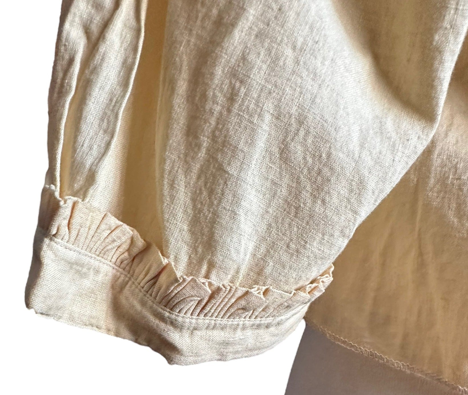 Close up of cuff Early 1900s Antique Linen Blouse | Seattle Antique Clothing | Barn Owl True Vintage