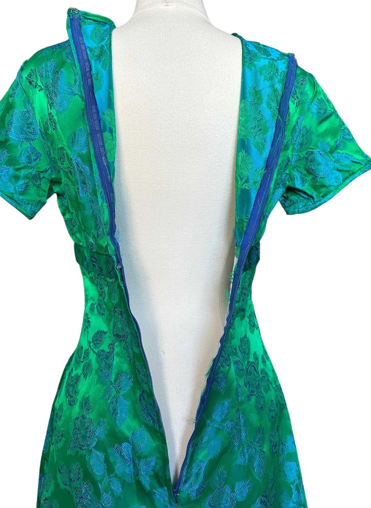 Back open zipper view of Vintage 1950s Blue/Green Brocade Dress |  Barn Owl Vintage Seattle | True Vintage Dresses