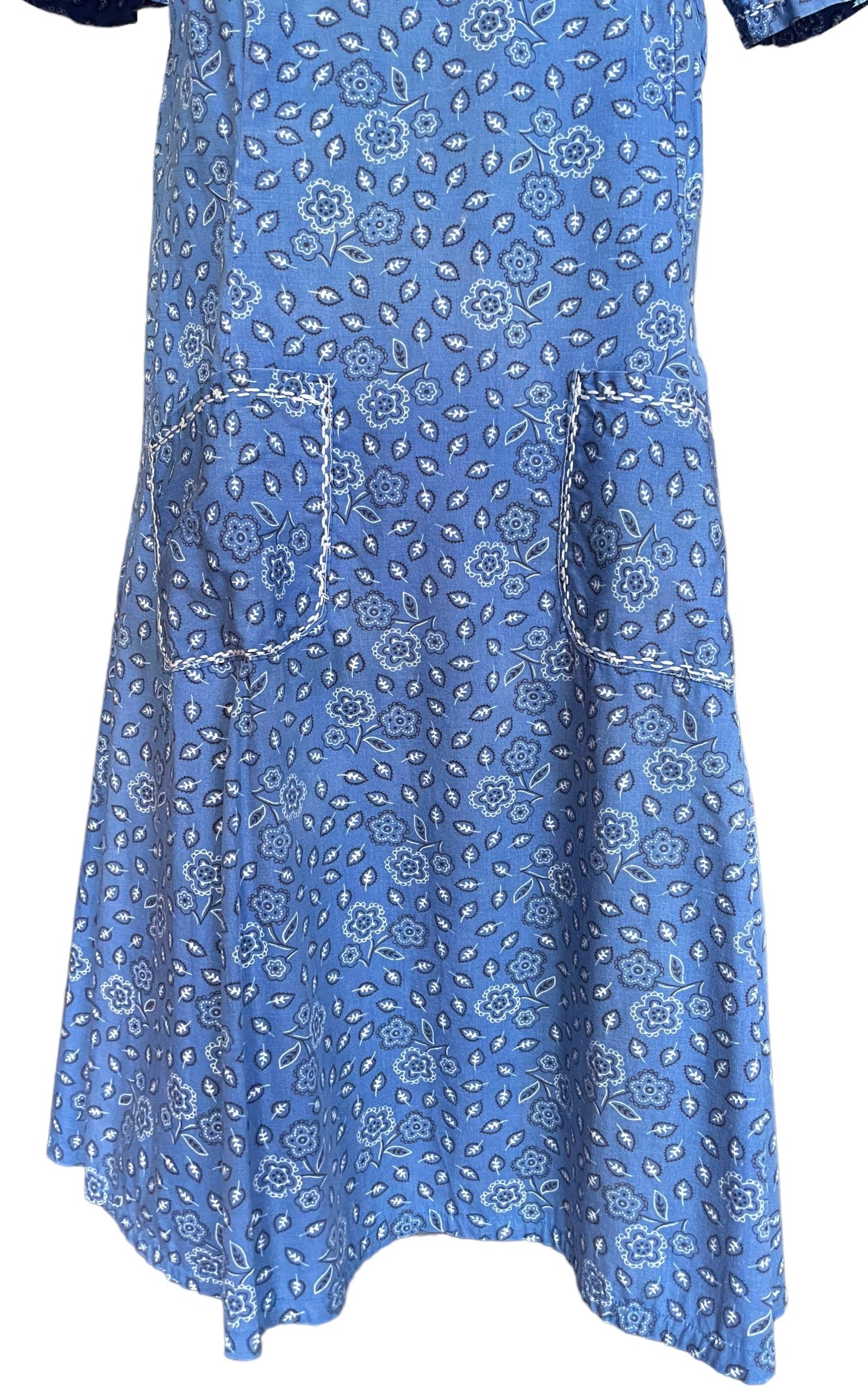 Front skirt view of 1950s Bandana Print House Dress | Seattle True Vintage | Barn Owl Vintage Dresses