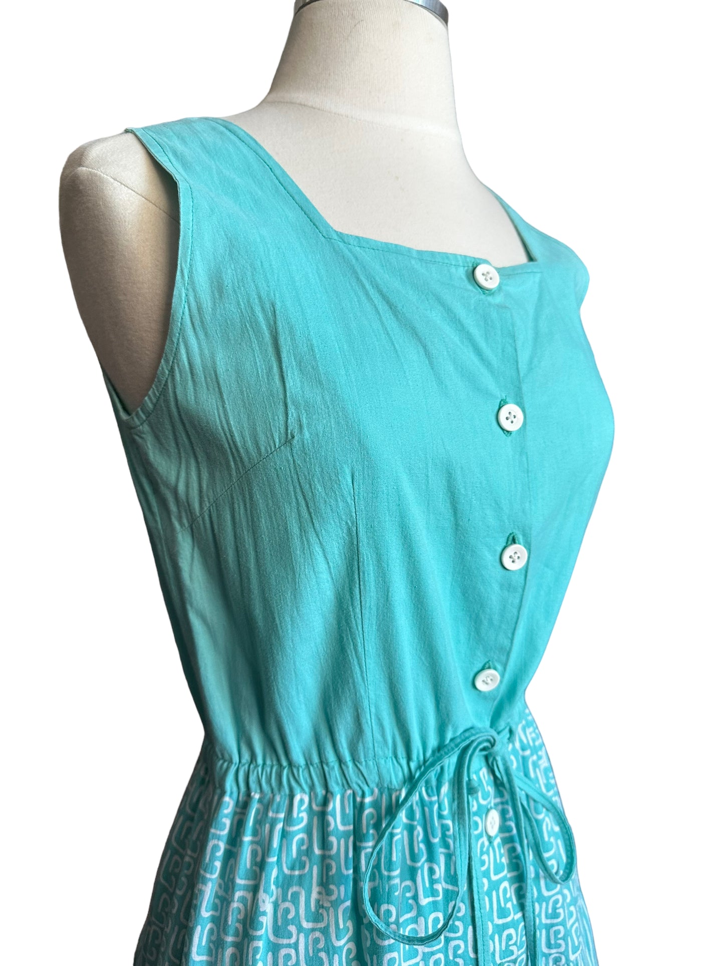Right side top view of Vintage 1950s Cute Summer Dress | Barn Owl Vintage | Seattle Summer Dresses