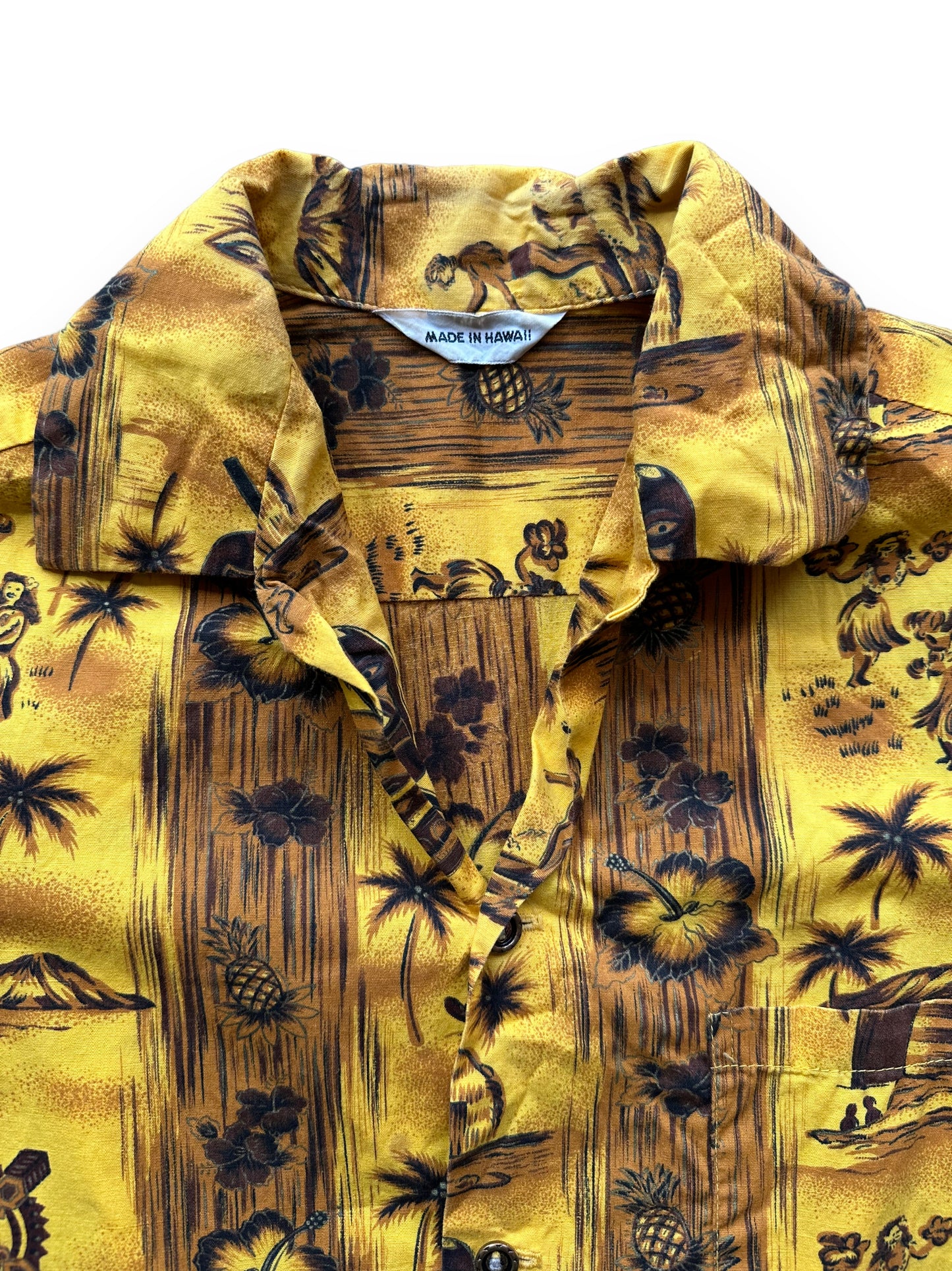 Upper Front View of Vintage Made in Hawaii Cotton Aloha Shirt SZ L | Seattle Vintage Cotton Hawaiian Shirt | Barn Owl Vintage Clothing Seattle