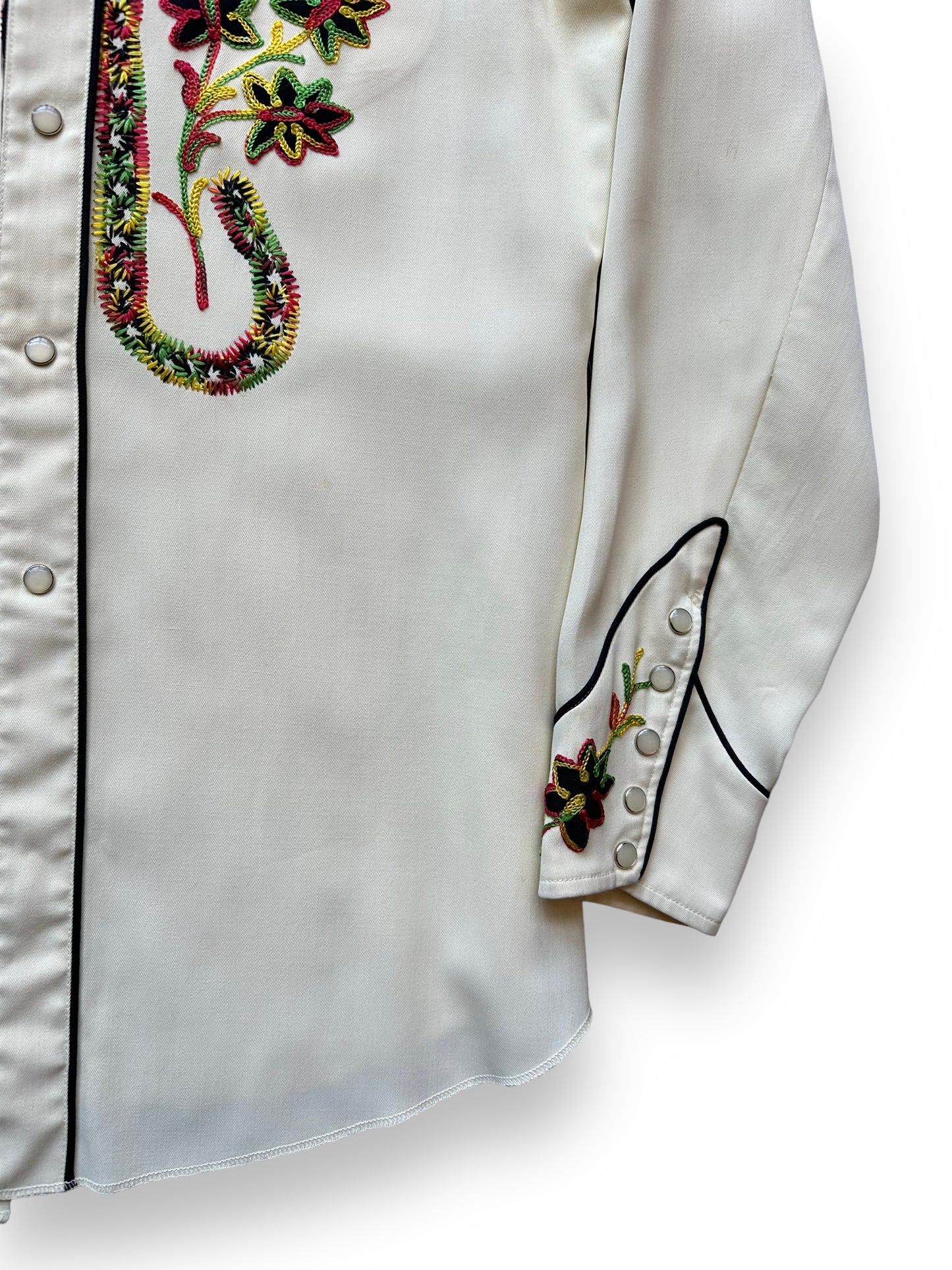 Left sleeve shot of Vintage California Ranchwear Chainstitched Pearlsnap Western Shirt SZ M | Vintage Chainstitch Gabardine Seattle | Barn Owl Vintage Seattle