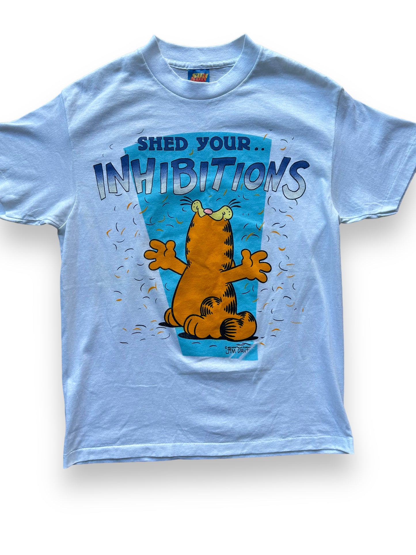 Front close up of Vintage Garfield "Shed Your Inhibitions" Tee SZ M |  Vintage Cat Tee Seattle | Barn Owl Vintage