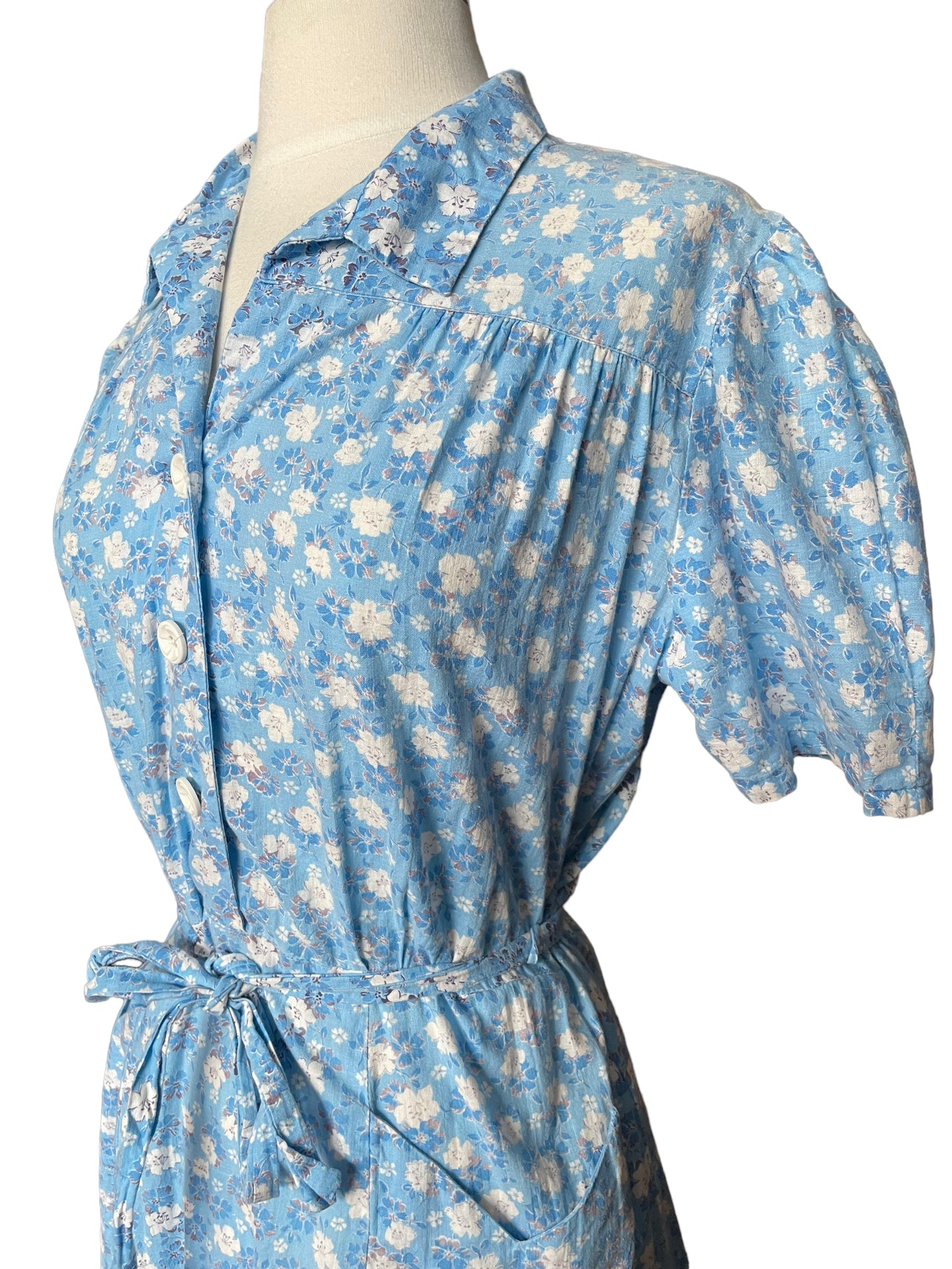 Left side view of Early 1950s Floral House Dress | Seattle True Vintage | Barn Owl Ladies Vintage