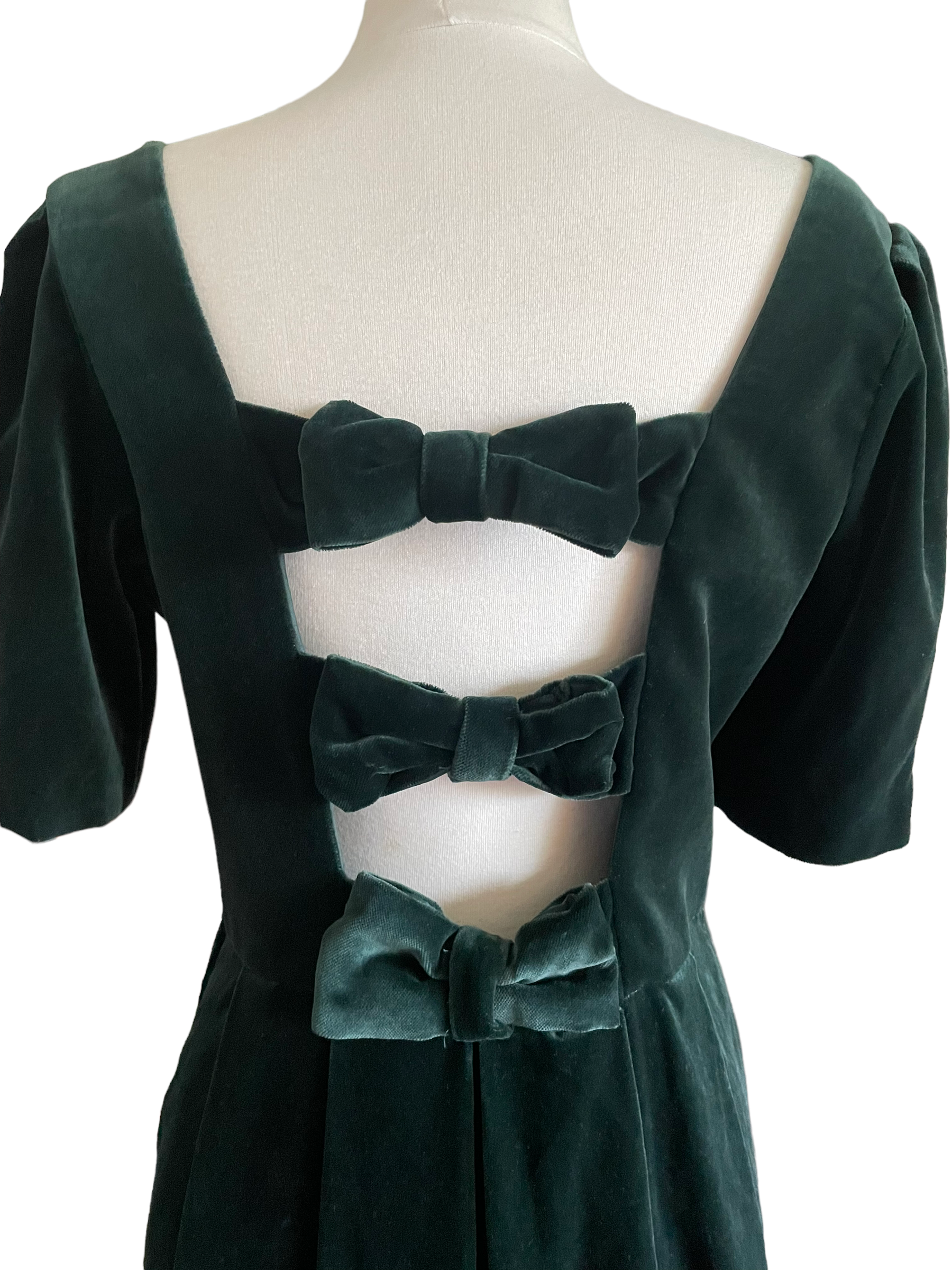 Vintage 1980s Green Velvet Laura Ashley Dress SZ S-M | Barn Owl Vintag The Barn Owl Vintage Goods Vintage 1980s Green Velvet Laura Ashley Dress SZ S-M | Barn Owl Vintag The Barn Owl Vintage Goods