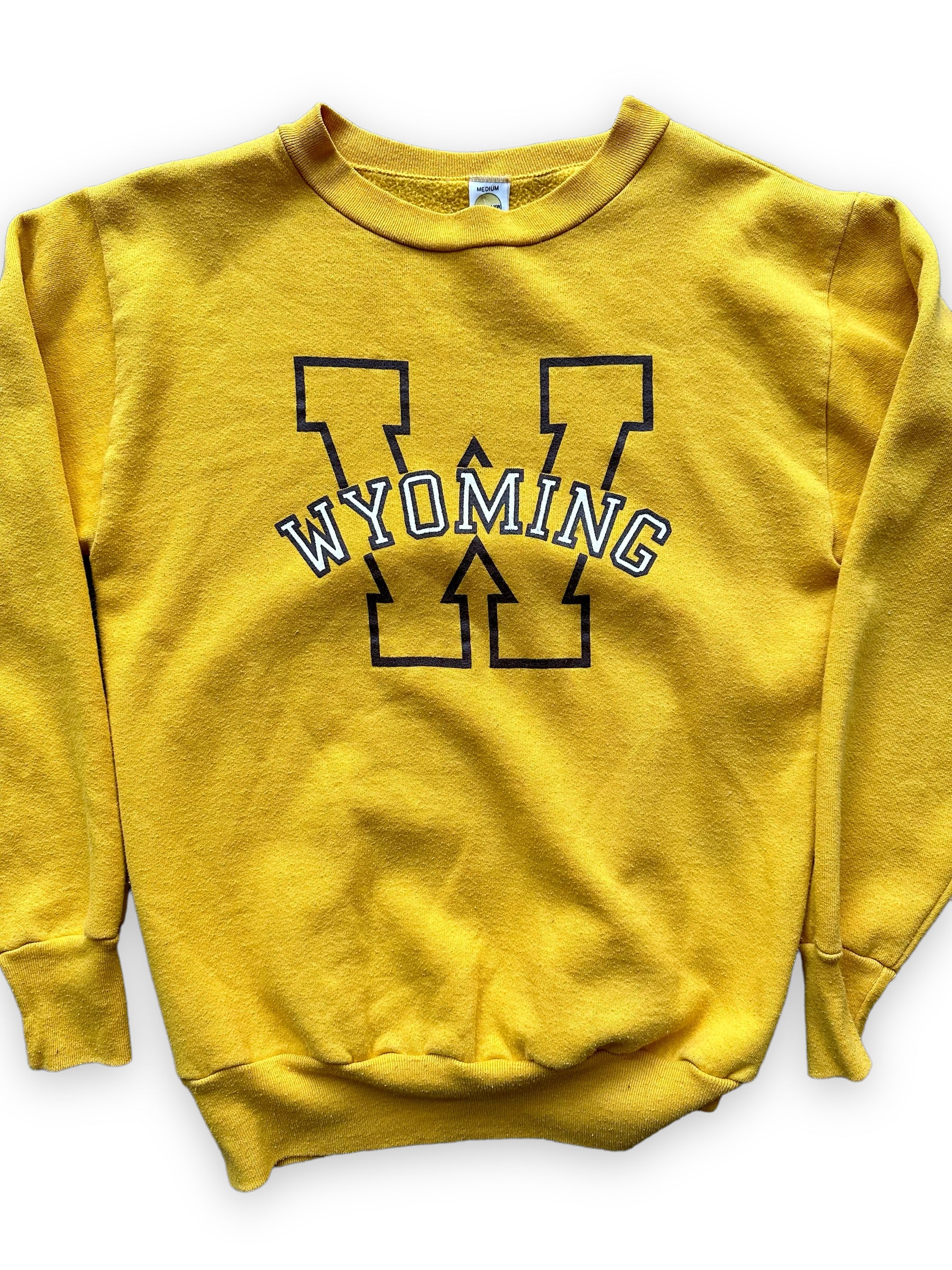 Detail Front View of Vintage Yellow Wyoming Crewneck Sweatshirt SZ M | Vintage Crewneck Sweatshirt Seattle | Barn Owl Vintage Seattle