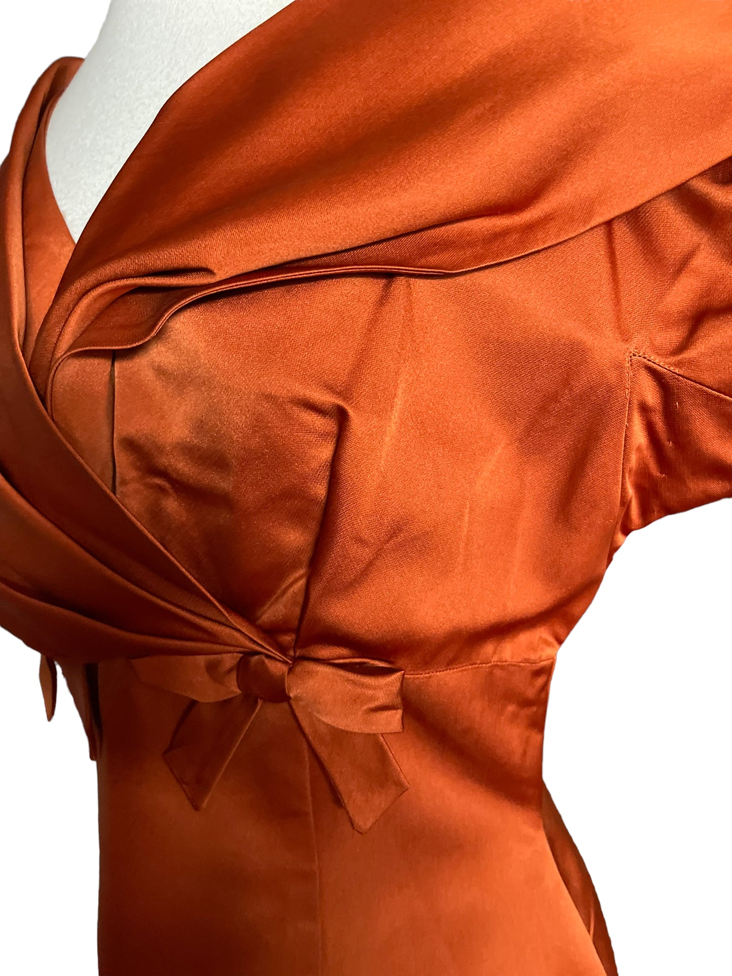 Left side chest under the collar view of Vintage 1950s Burnt Orange Silk Dress SZ M