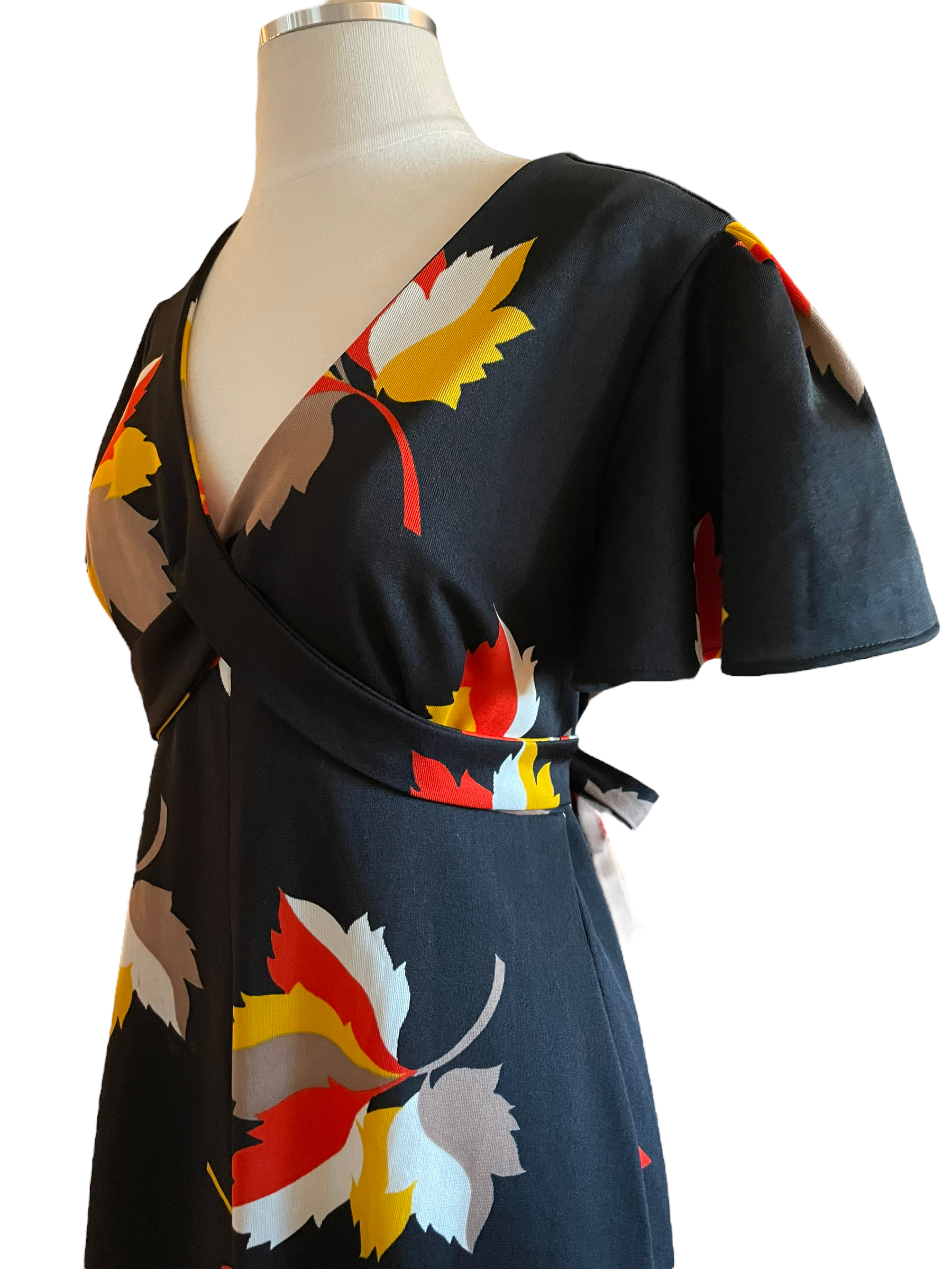 Vintage 1960s Fall Leaves Maxi Dress |  Barn Owl Vintage | Seattle Vintage Dresses Left side view.