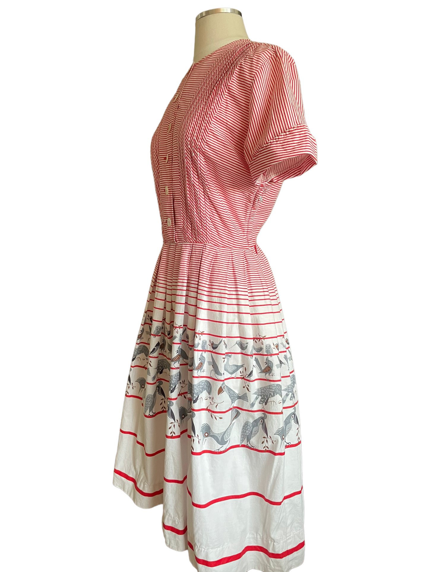 Vintage 1950s Novelty Bird Dress SZ S |  Barn Owl Vintage | Seattle Vintage Dresses Full left side view.