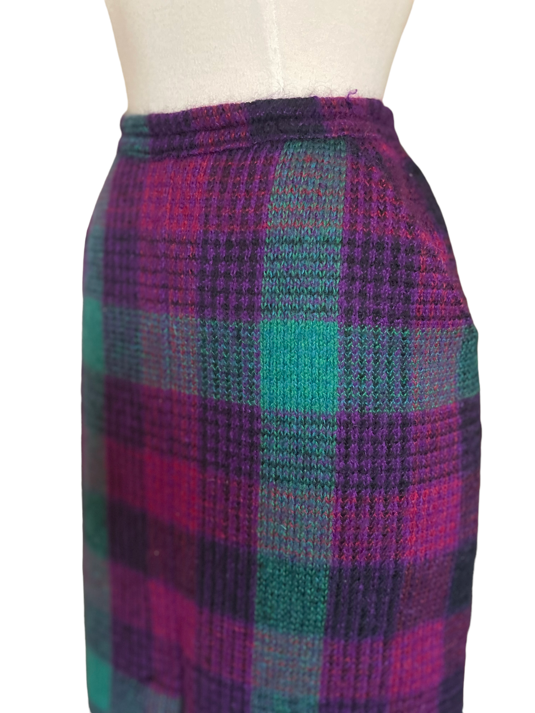 left side pocket view Vintage 1970s Missoni Mohair Knit Skirt | Barn Owl Vintage Seattle | Vintage Ladies Skirts