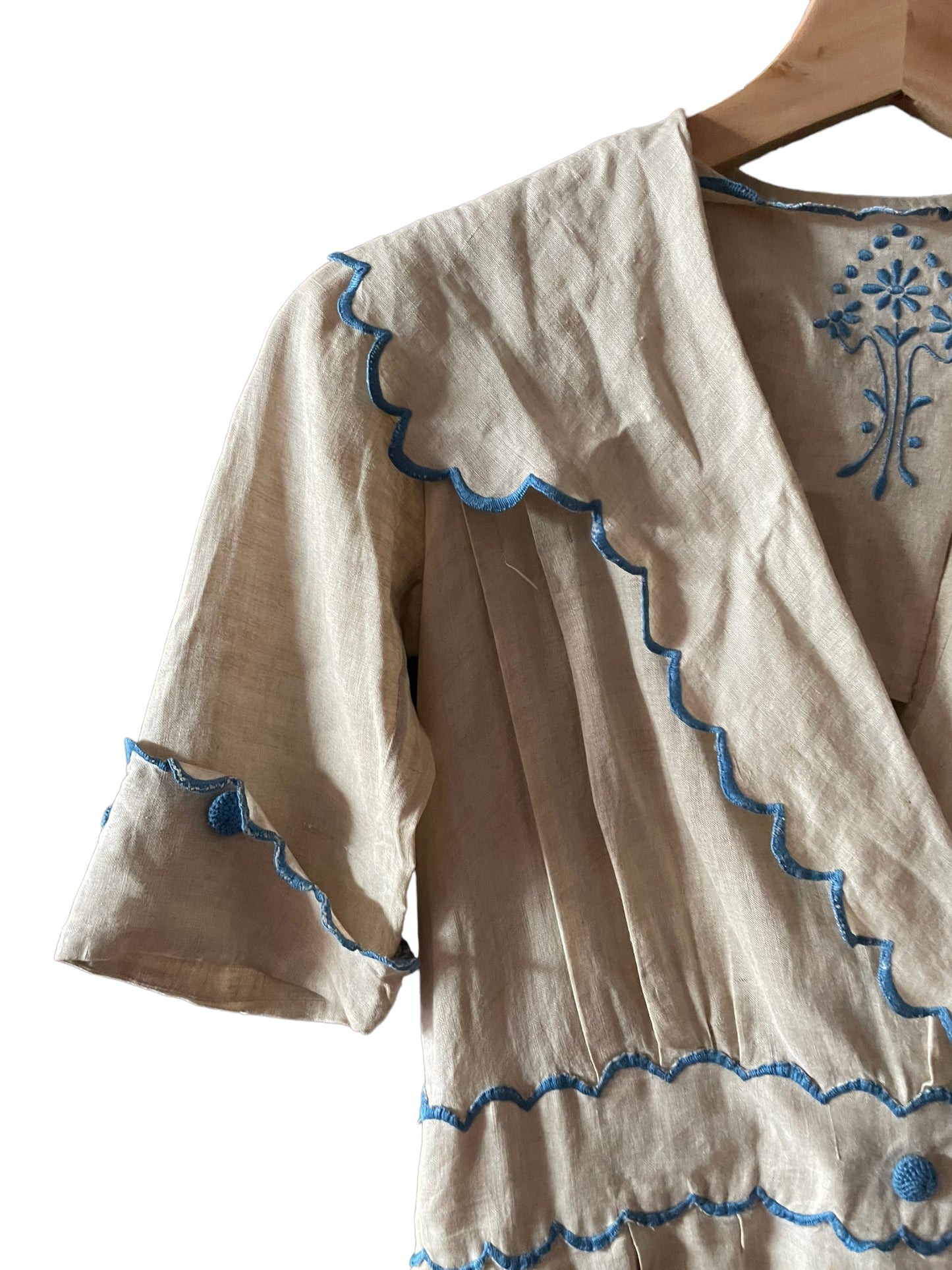 Front right shoulder view Antique Early 1900s Linen Dress SZ XS