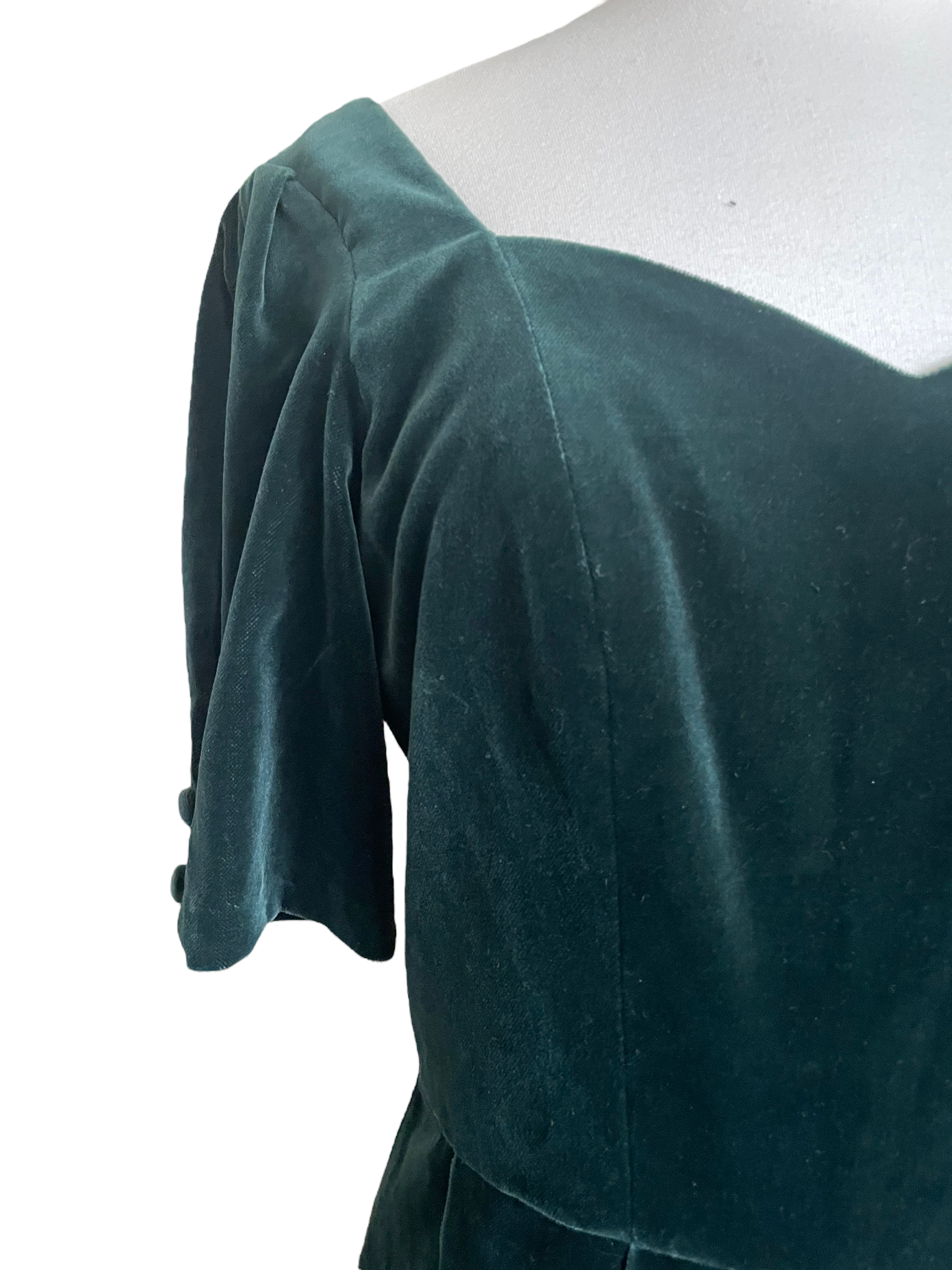 Vintage 1980s Green Velvet Laura Ashley Dress SZ S-M | Barn Owl Vintag The Barn Owl Vintage Goods Vintage 1980s Green Velvet Laura Ashley Dress SZ S-M | Barn Owl Vintag The Barn Owl Vintage Goods
