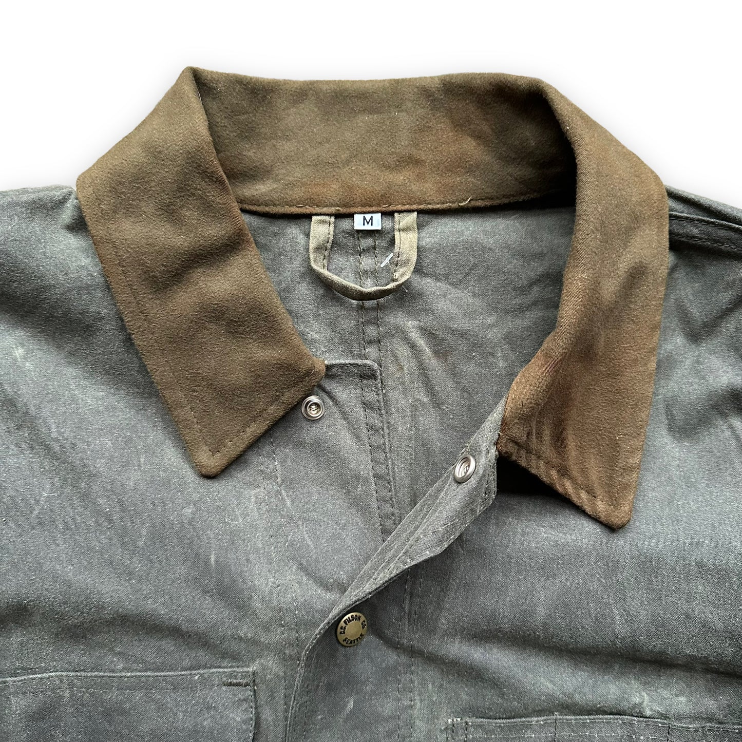 Upper Front Collar View on Vintage Otter Green Filson Shooting Jacket Style 420 SZ M |  Filson Tin Cloth Jackets Seattle | Barn Owl Vintage