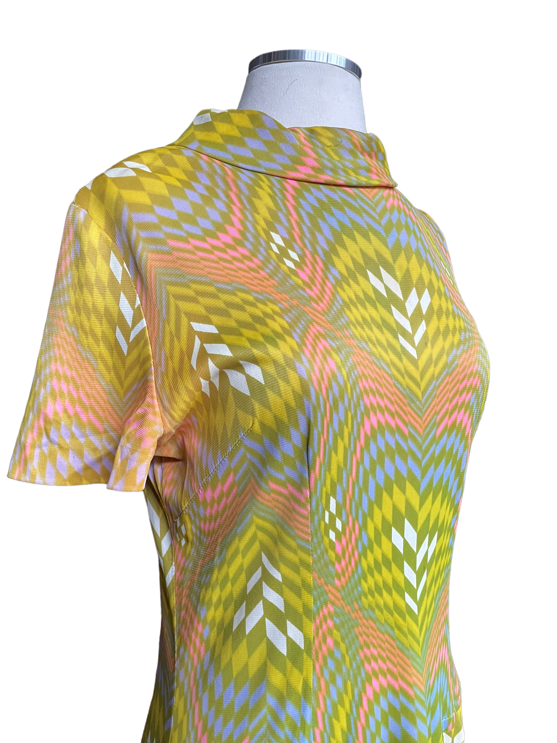 Right front shoulder of Vintage 1960s Geometric Pattern Dress SZ M | Seattle Vintage Dresses | Barn Owl Vintage