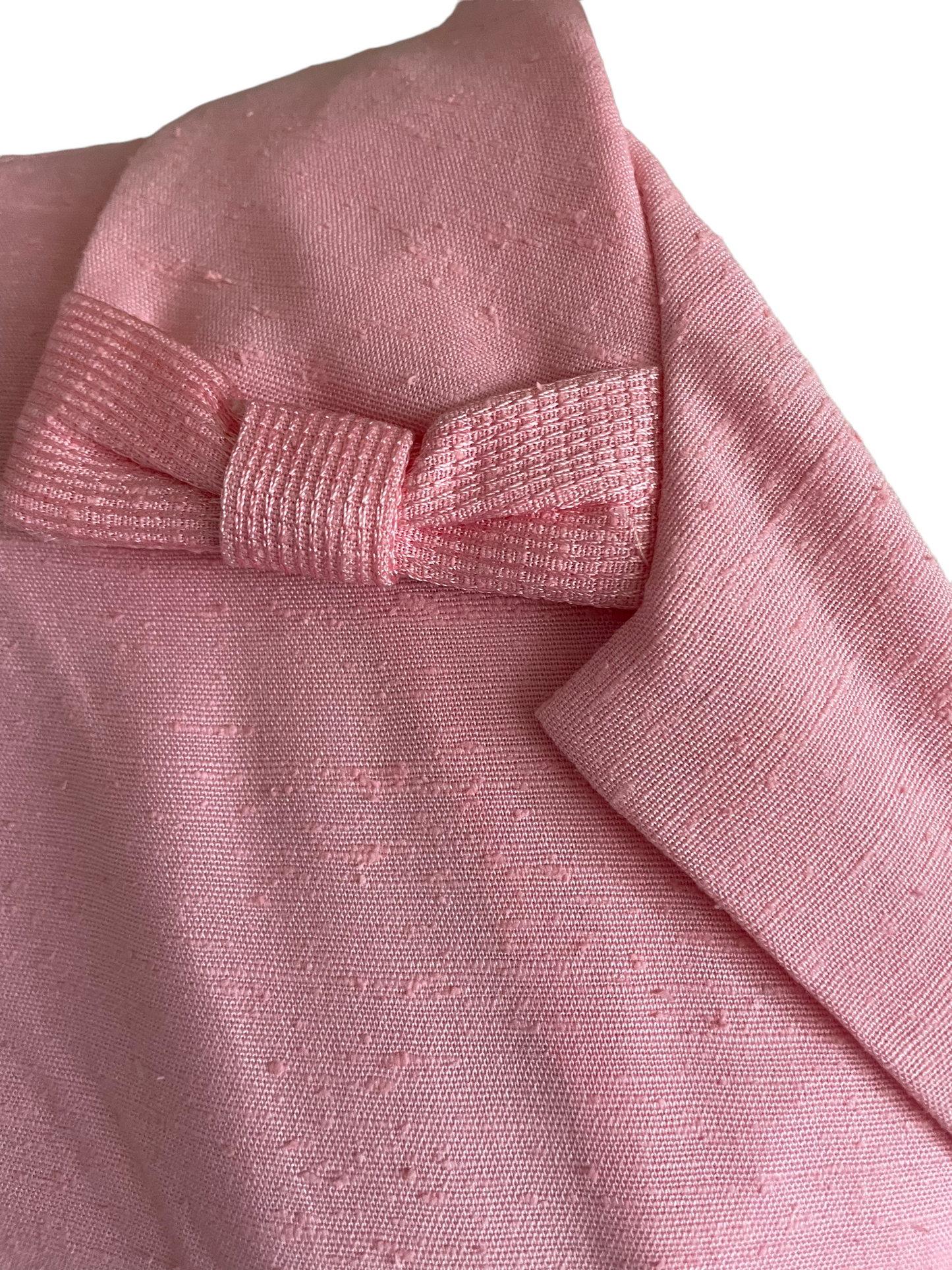 Vintage 1950s Deadstock Lordleigh Light Pink Silk and Rayon Dress SZ M |  Barn Owl Vintage | Seattle Vintage Dresses Close up of lapel bow.
