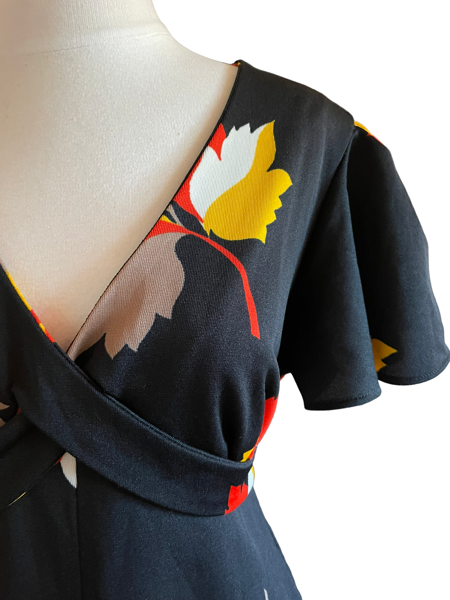 Vintage 1960s Fall Leaves Maxi Dress |  Barn Owl Vintage | Seattle Vintage Dresses Front left shoulder view.
