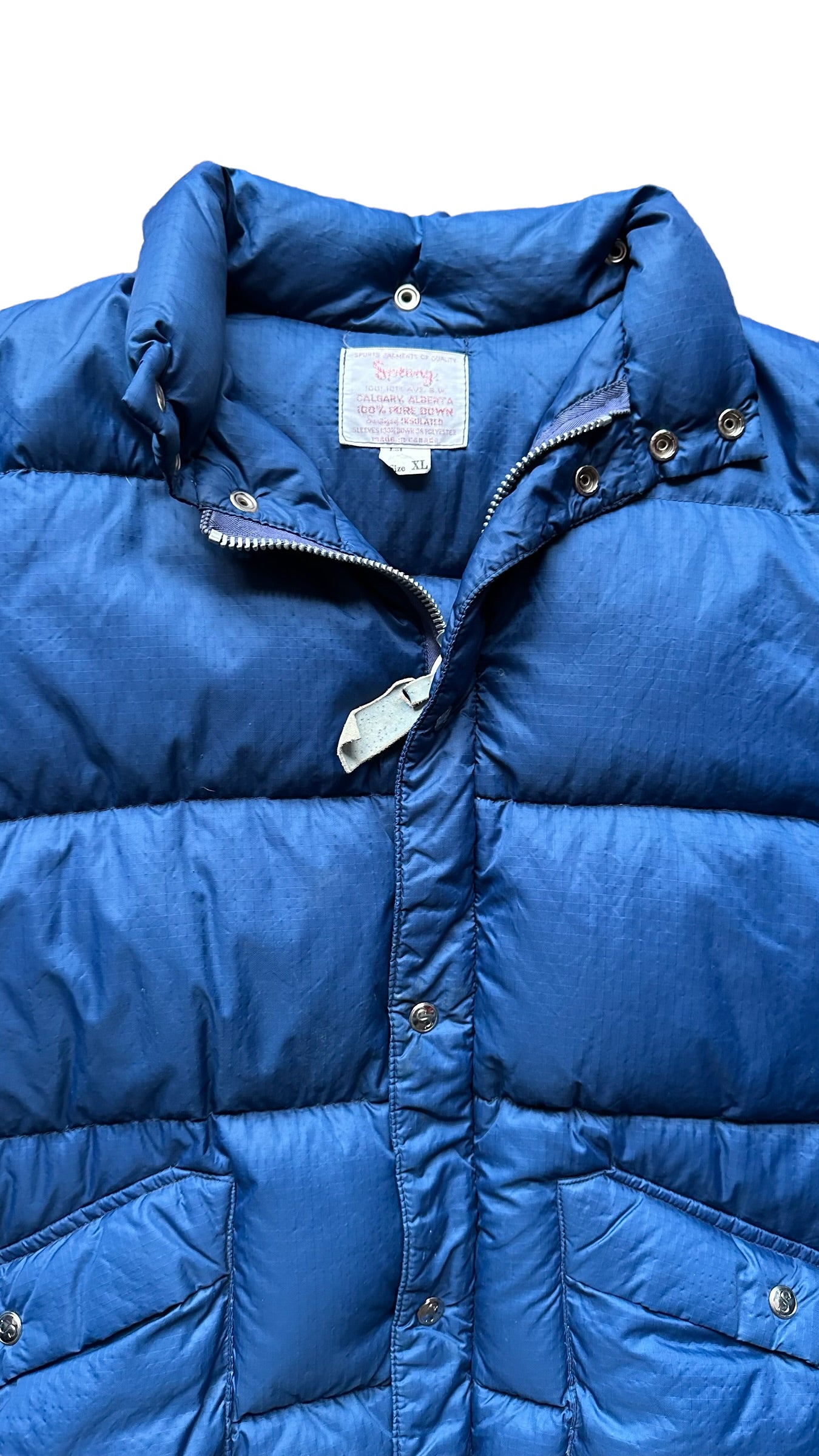 Upper Chest View on Vintage Sprung Blue Goose Down Puffer Jacket SZ XL | Vintage Puffer Jacket Seattle | Barn Owl Vintage Seattle