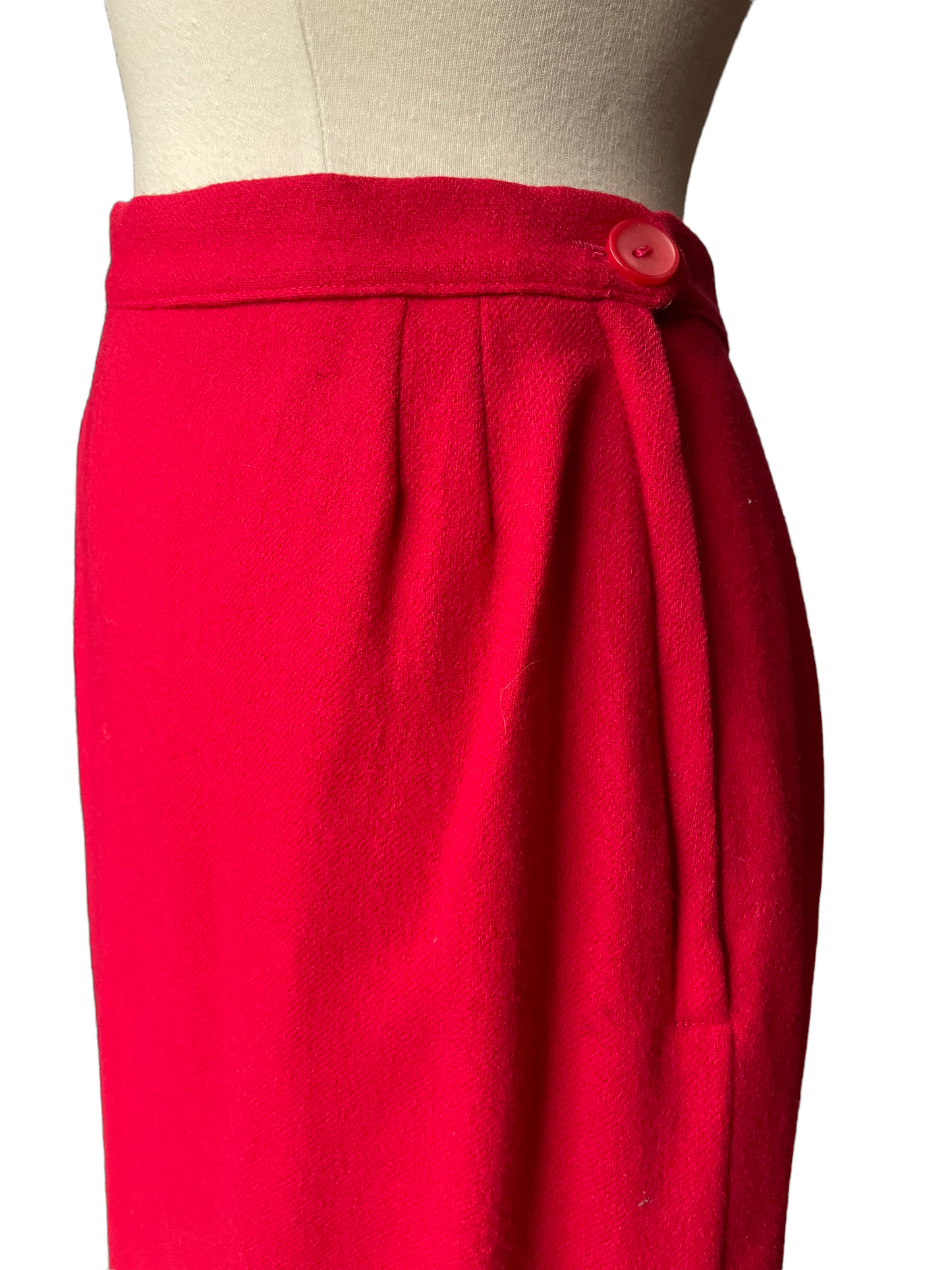 Left side waist view of Vintage 1950s Jantzen Wool Skirt SZ Sm | Barn Owl Vintage | Seattle Vintage Womens Clothing