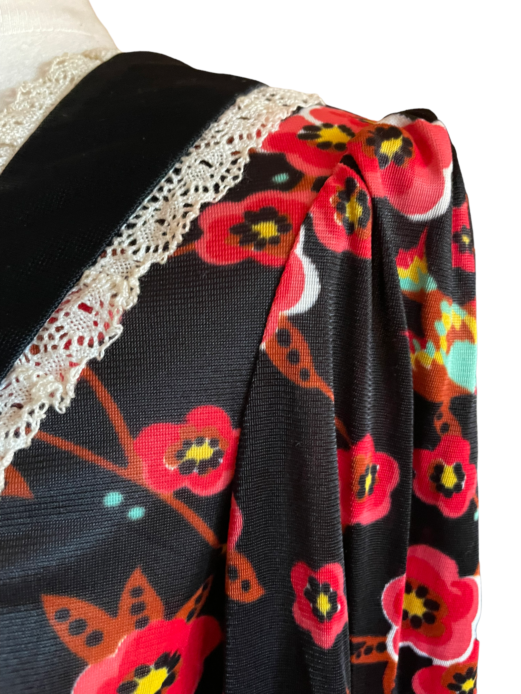 Vintage 1960s Cherry Blossom Maxi Dress SZ S-M |  Barn Owl Vintage | Seattle Vintage Dresses Close up of left sleeve puff.
