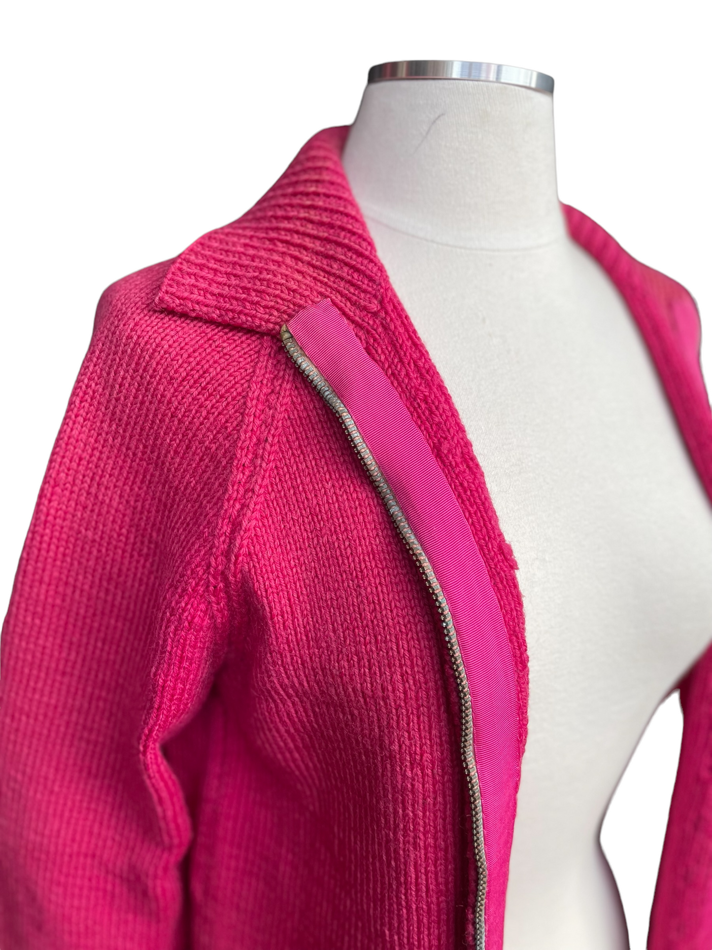 Right shoulder open zipper view minor collar discolorationVintage 1940's Wool Hand Knit Magenta Zip Up Cardigan Sweater | Barn Owl Vintage | Seattle True Vintage