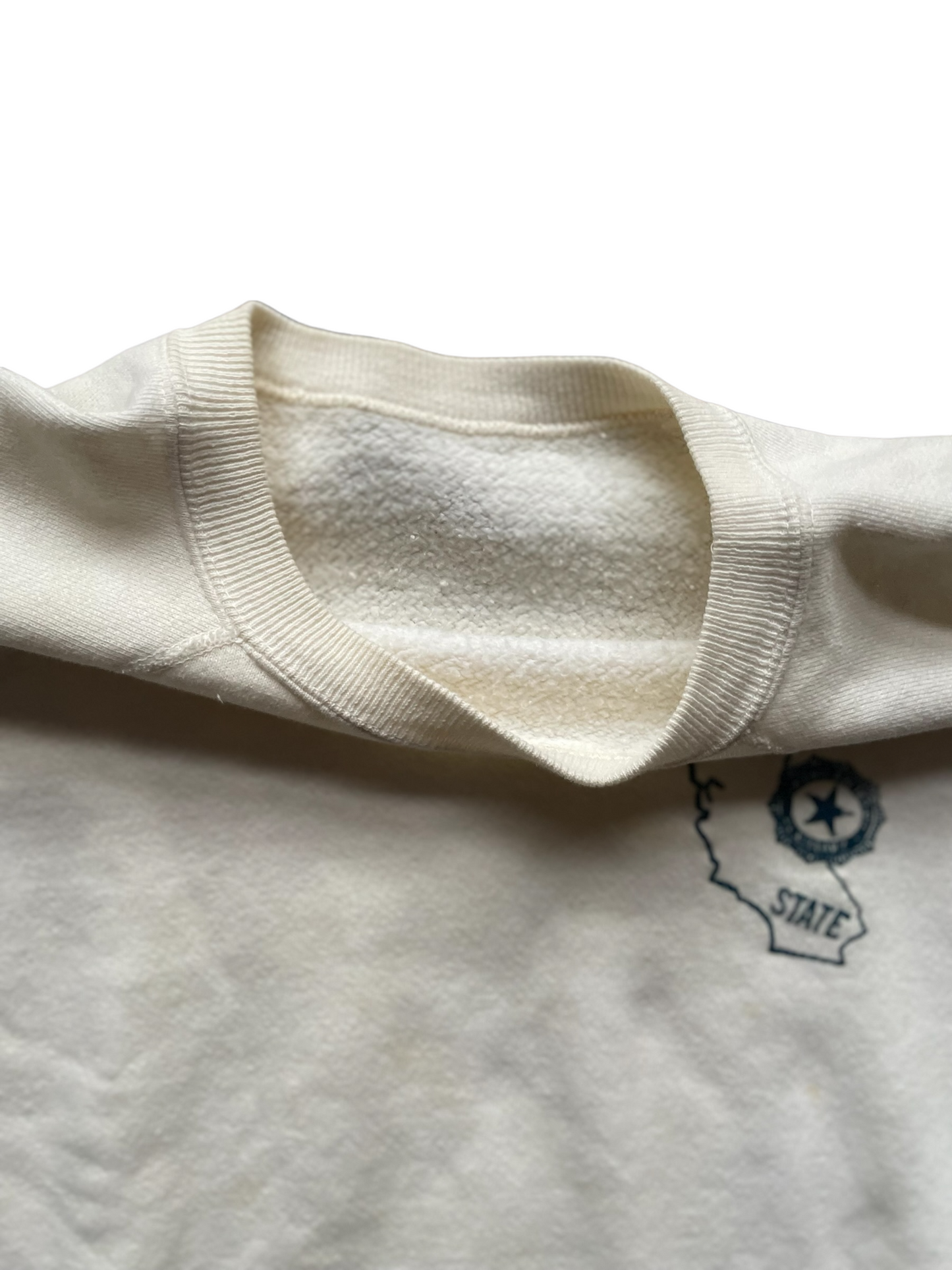 Crewneck Collar on Vintage Girls State White Crewneck Sweatshirt SZ XL |  Vintage Crewneck Sweatshirt Seattle