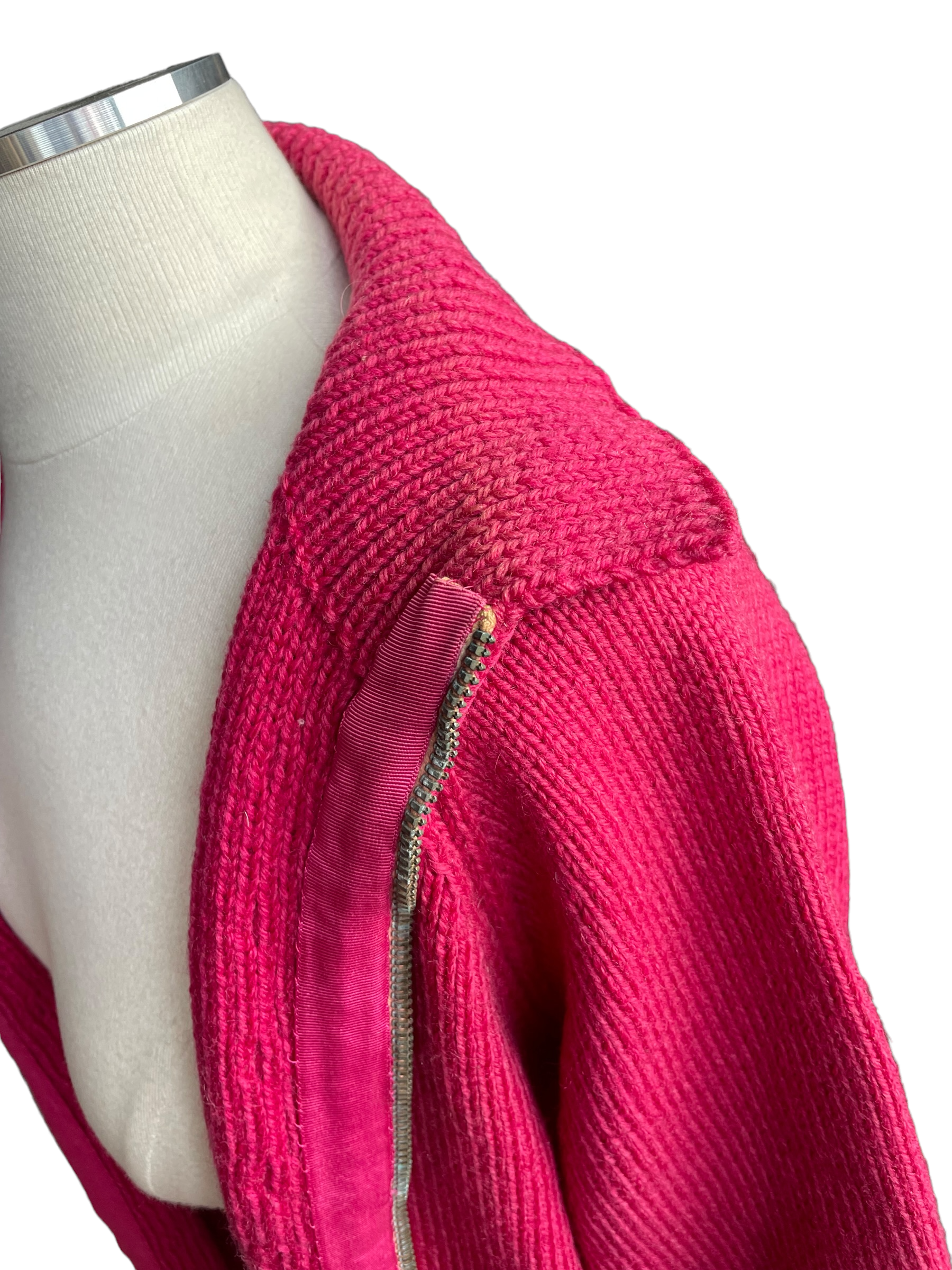 Left side view zipper ribbon placket Vintage 1940's Wool Hand Knit Magenta Zip Up Cardigan Sweater | Barn Owl Vintage | Seattle True Vintage