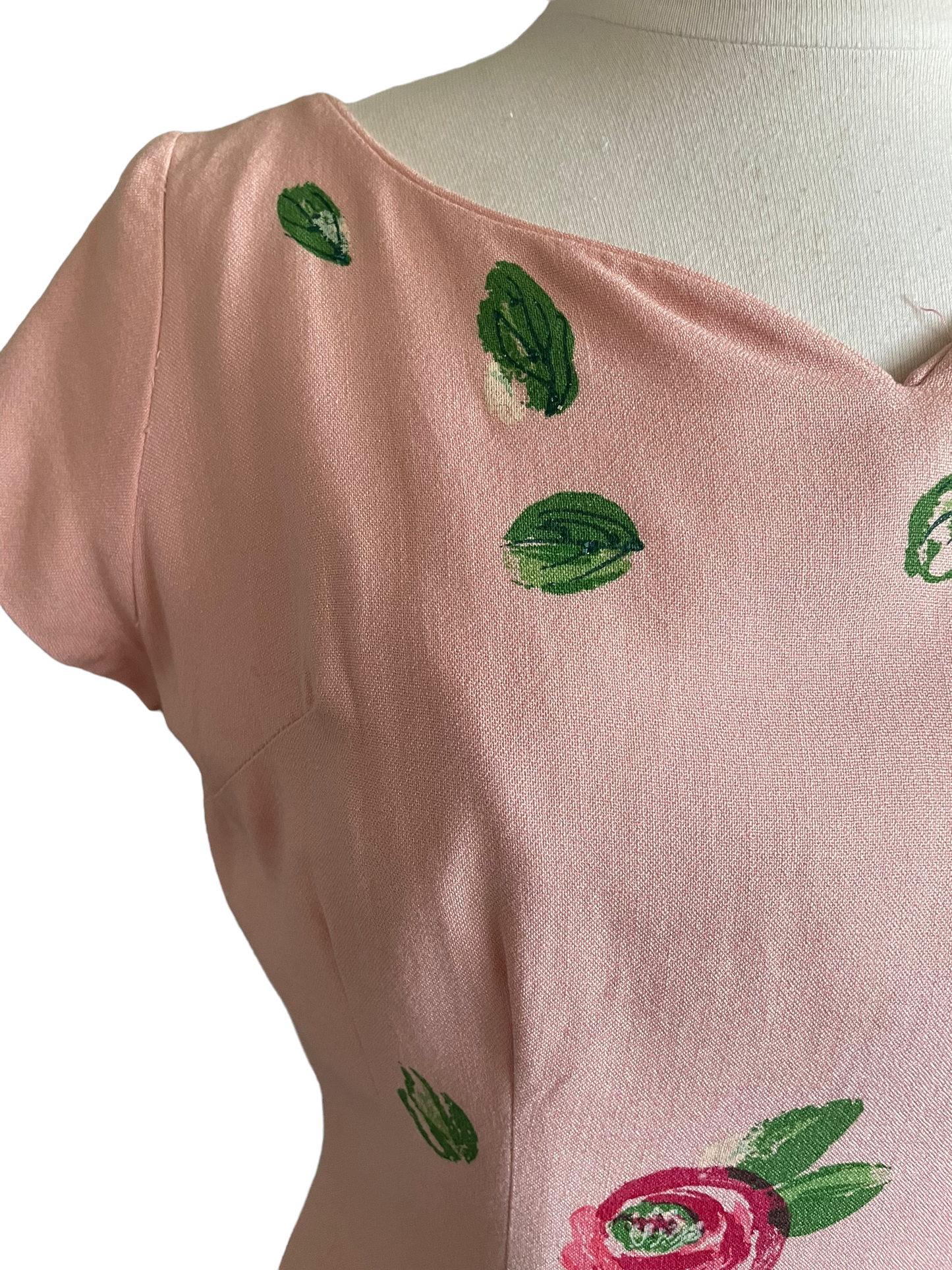 Vintage 1950s Jackie Morgan Painted Roses Dress SZ S |  Barn Owl Vintage | Seattle Vintage Dresses Front right shoulder view.