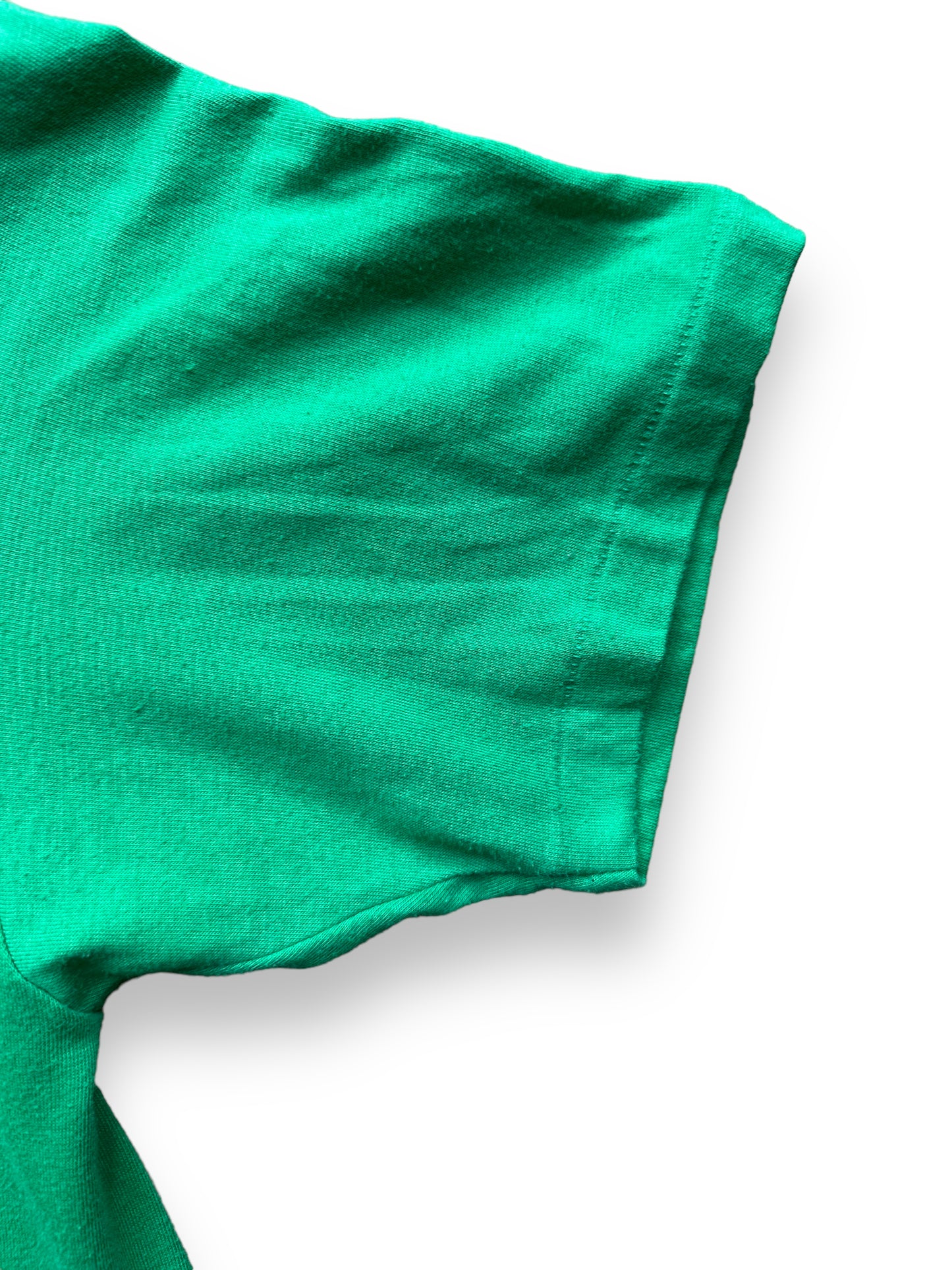 Single Stitch Sleeve on Vintage Green Hawaii Graphic Tee SZ M | Vintage T-Shirts Seattle | Barn Owl Vintage Tees Seattle