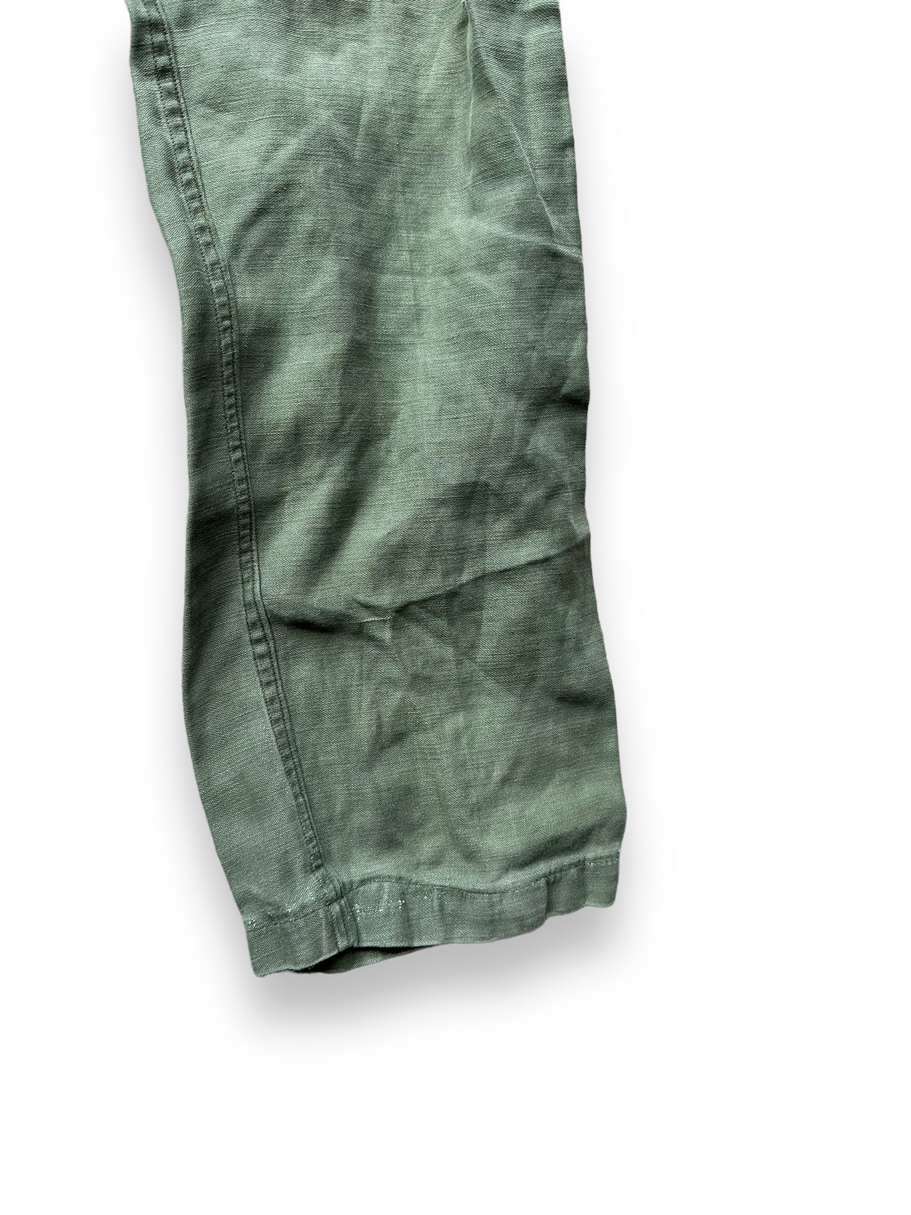 Left Front Leg on Vintage Sateen OG-107's W30 L32.5 | Vintage Viet Nam Era Baker Pants Seattle | Barn Owl Vintage Workwear