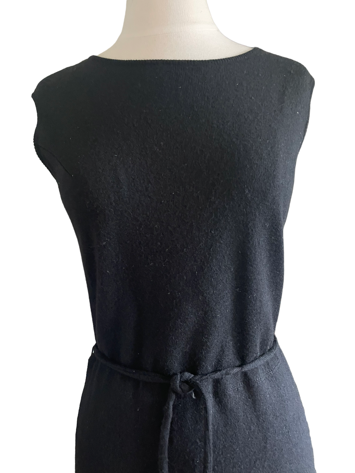 Vintage 1960s Jantzen Black Wool Dress SZ M |  Barn Owl Vintage | Seattle Vintage Dresses Upper front view.